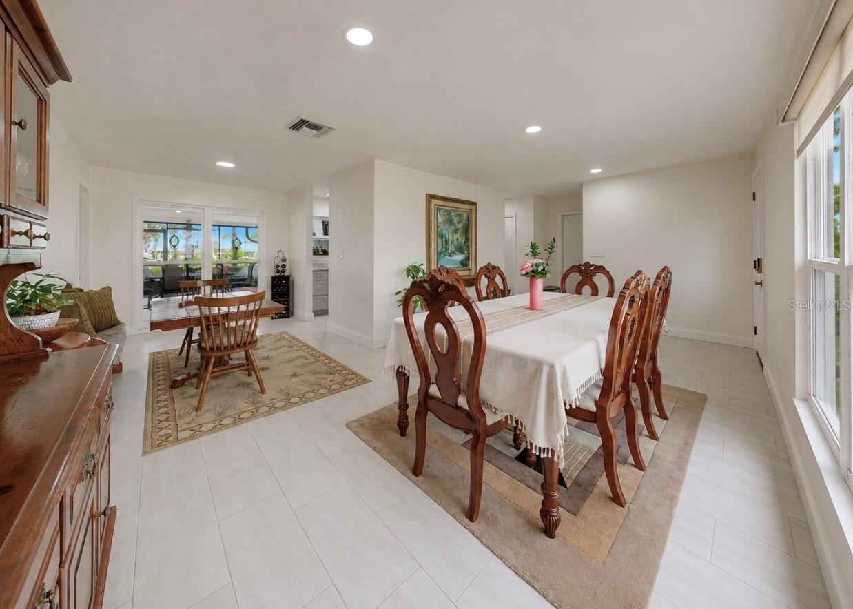 803 LEISEY CIR — photo 16