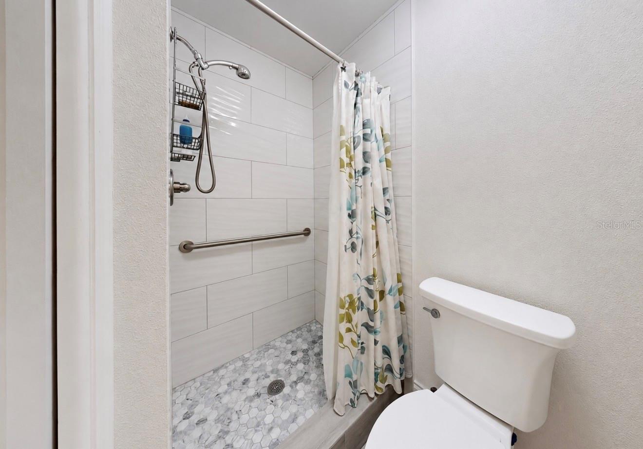803 LEISEY CIR — photo 30