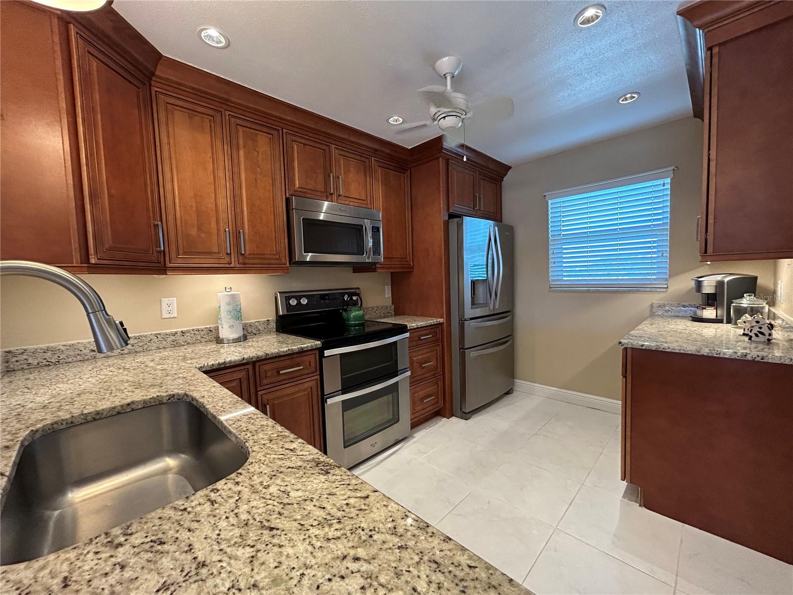 4040 IRONWOOD CIR #404F — photo 4