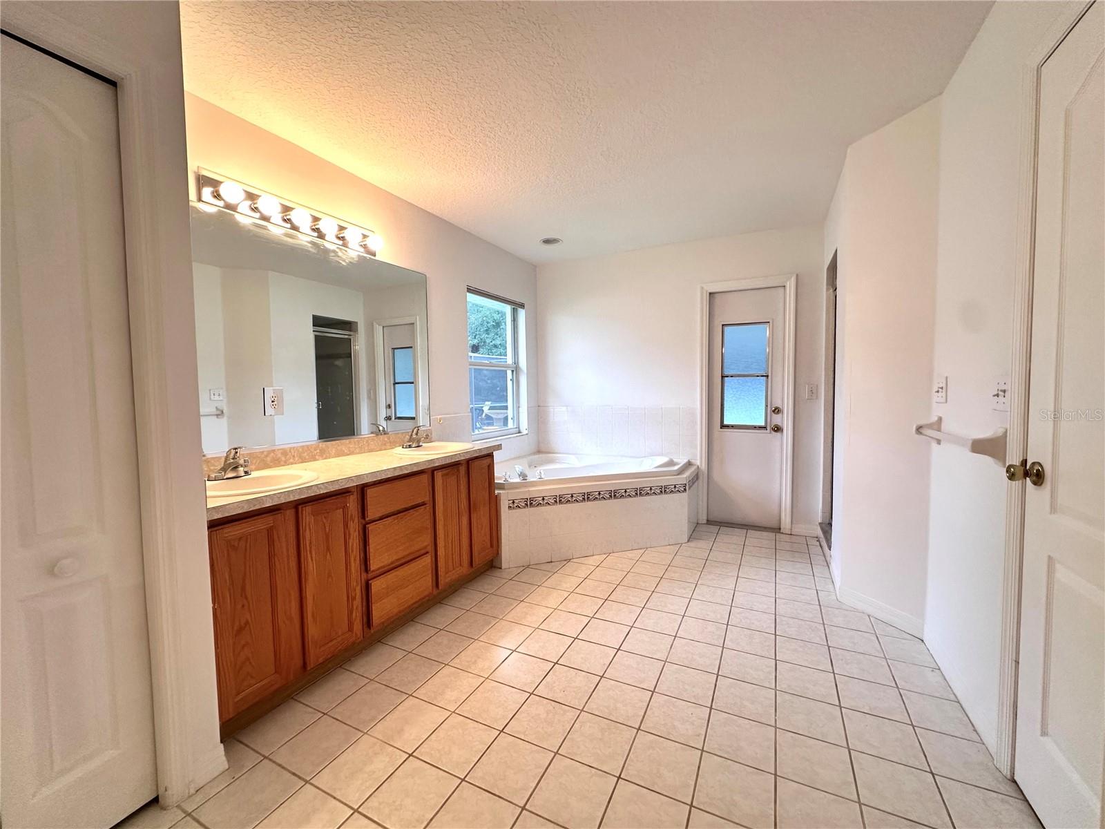 29439 SCHINNECOCK HILLS LN — photo 22