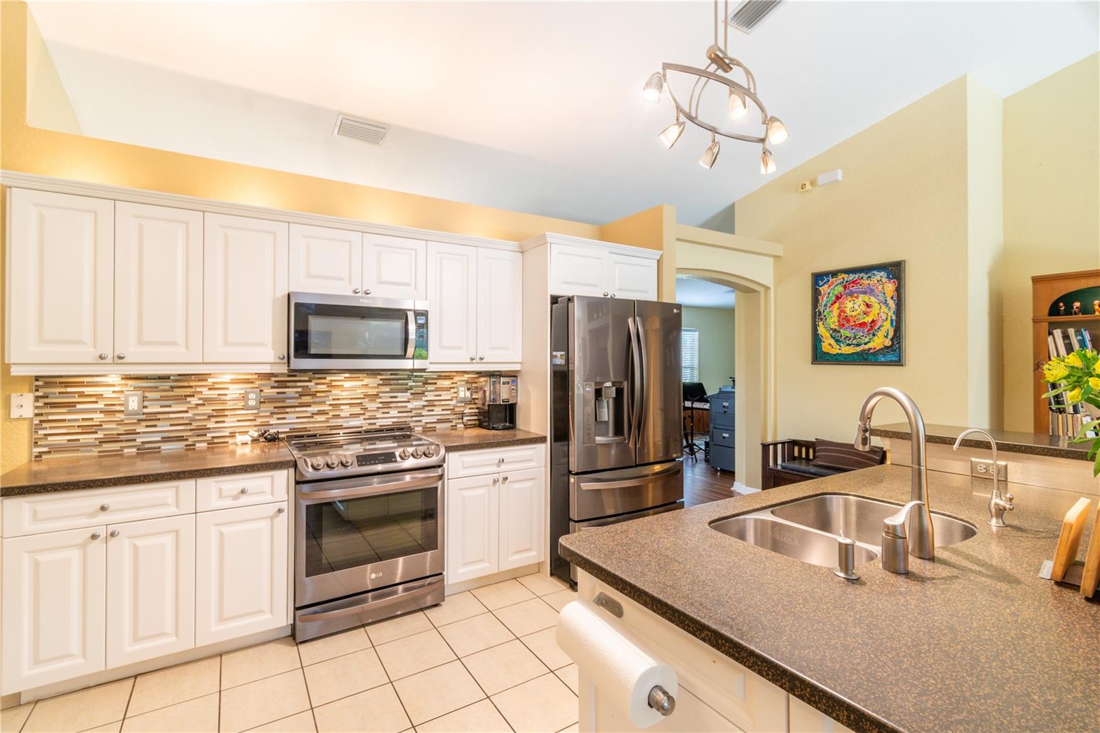 5769 E PRICE BLVD — photo 19