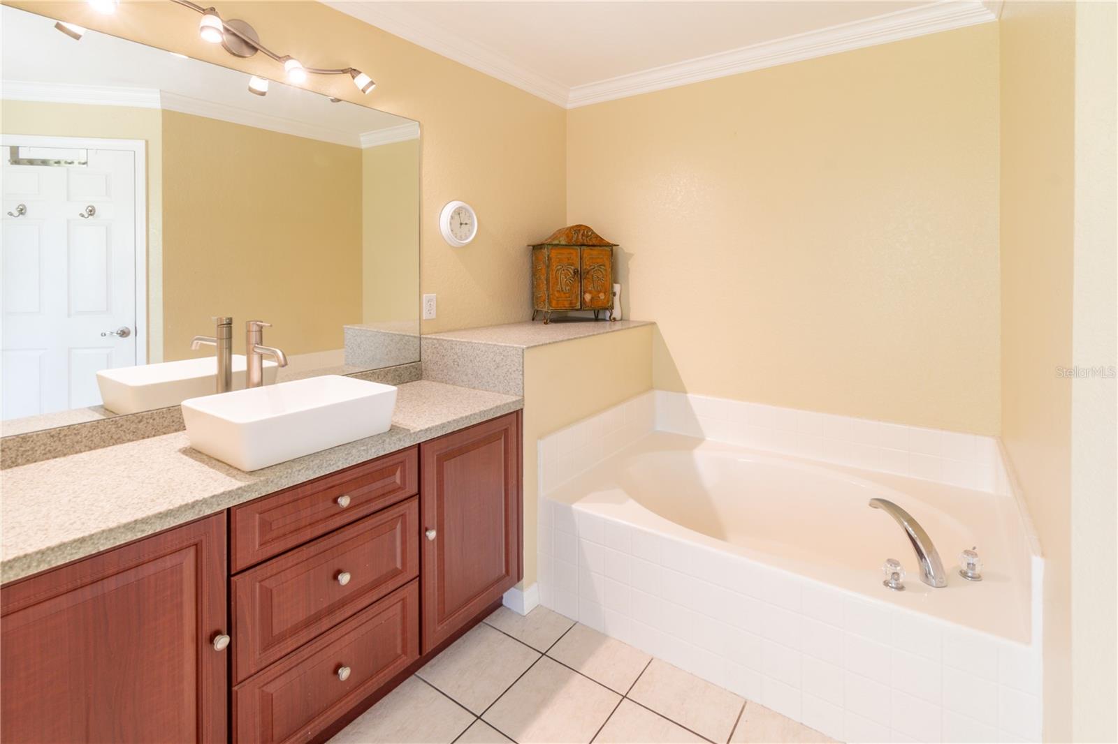 5769 E PRICE BLVD — photo 38