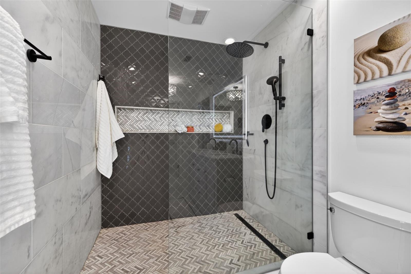 303 ROEBLING RD S — photo 14
