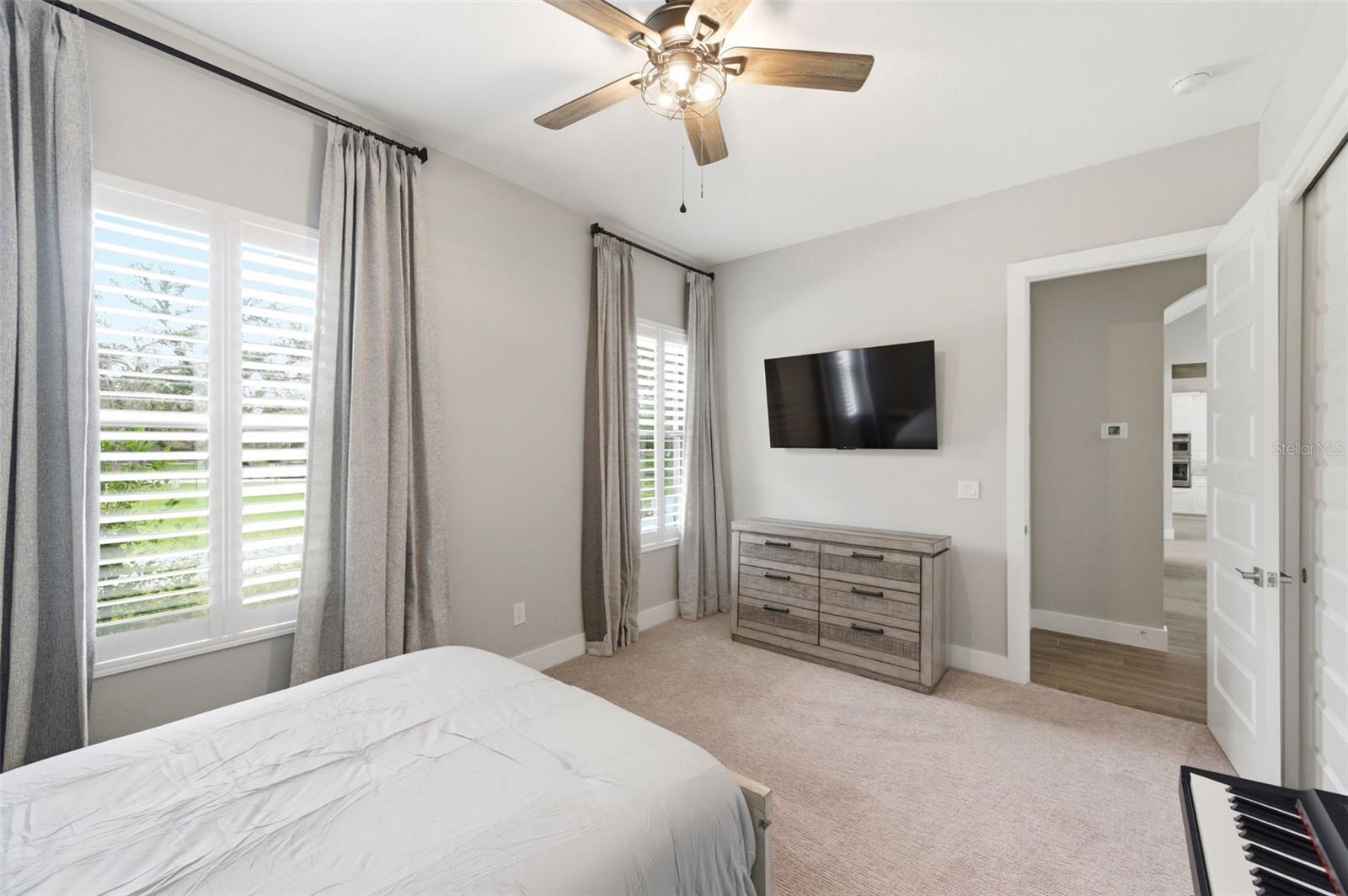 37904 TRILBY RD — photo 30