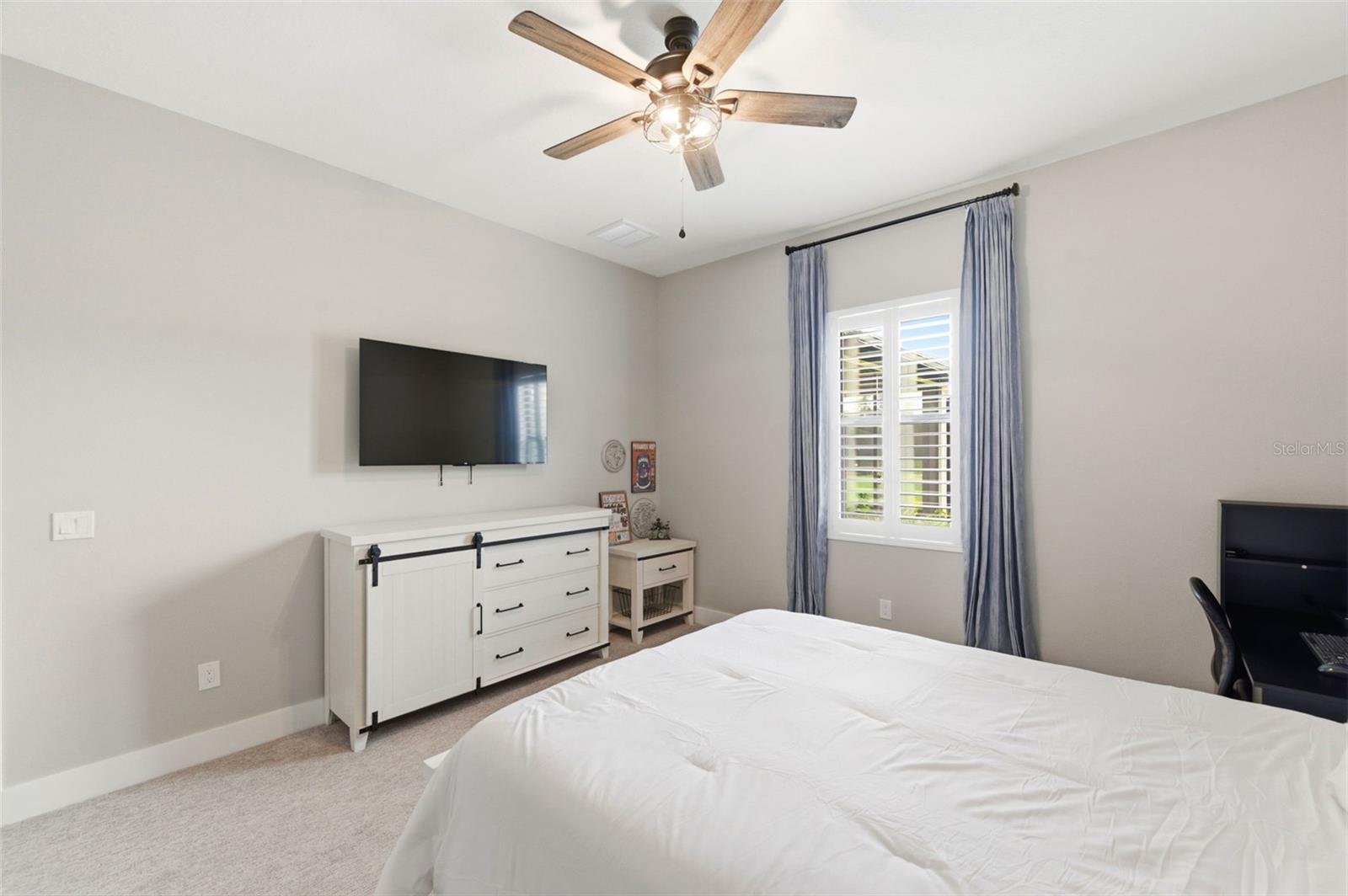 37904 TRILBY RD — photo 32
