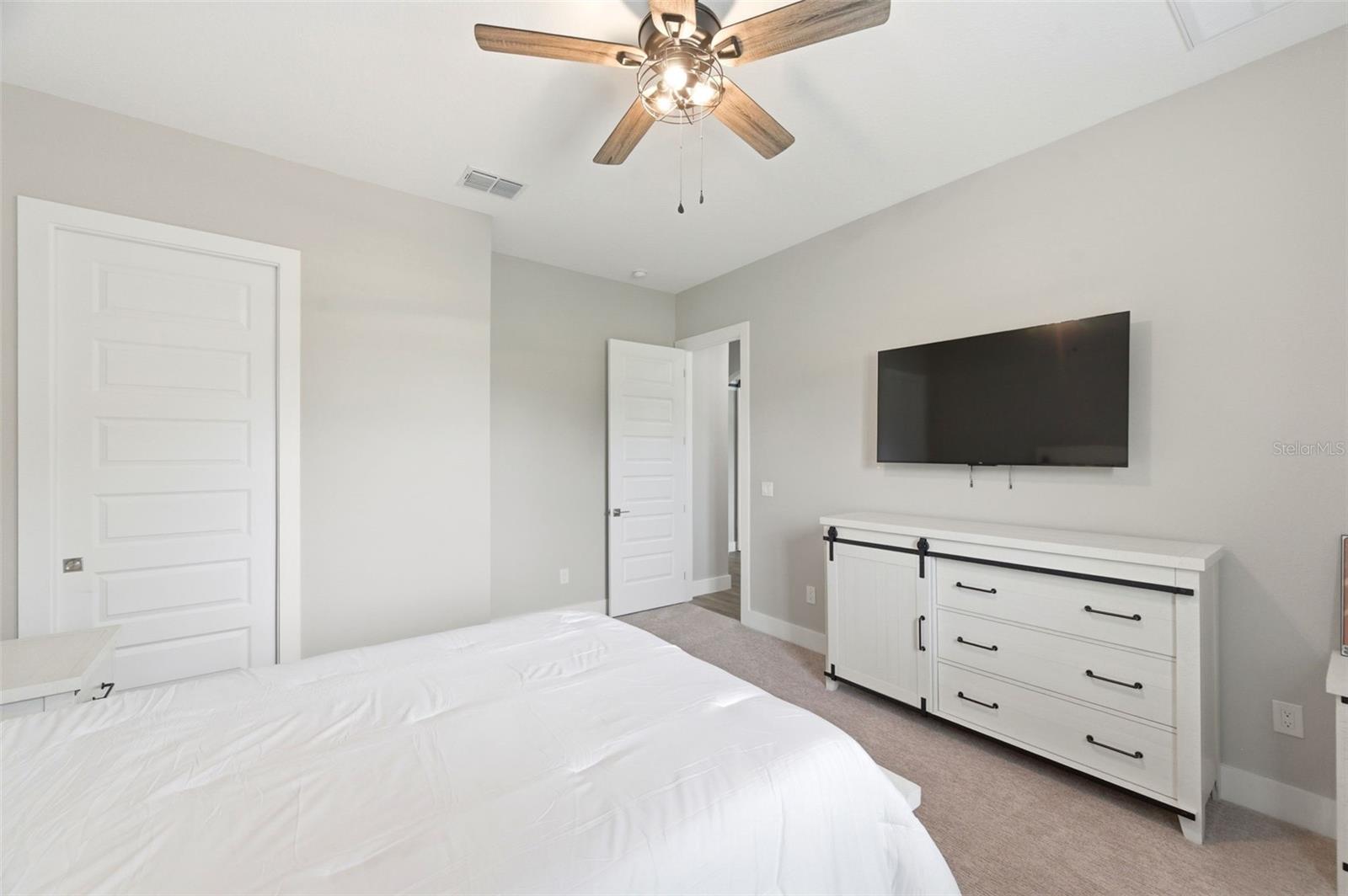 37904 TRILBY RD — photo 34