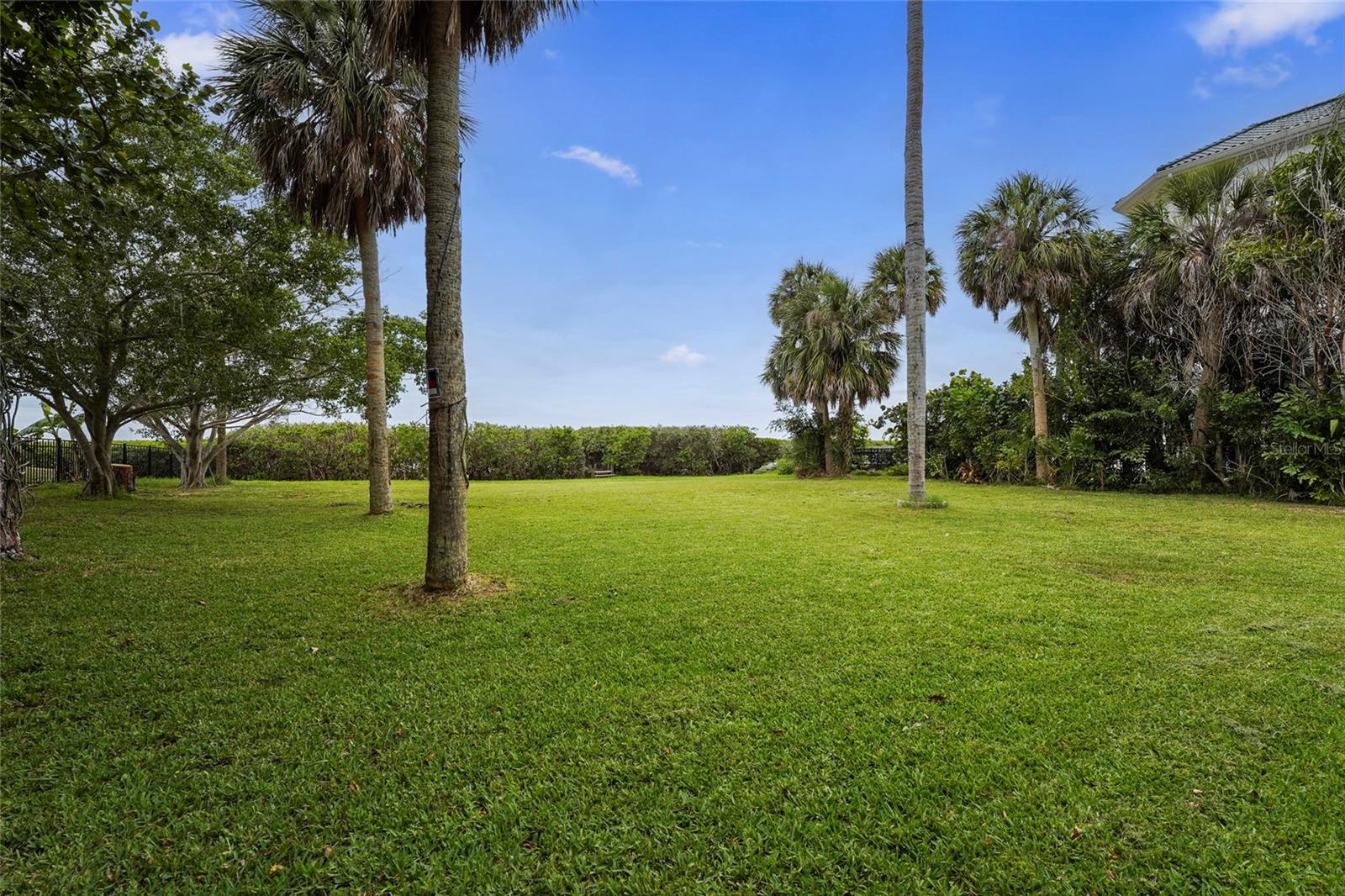 7538 WESTMORELAND DR — photo 3