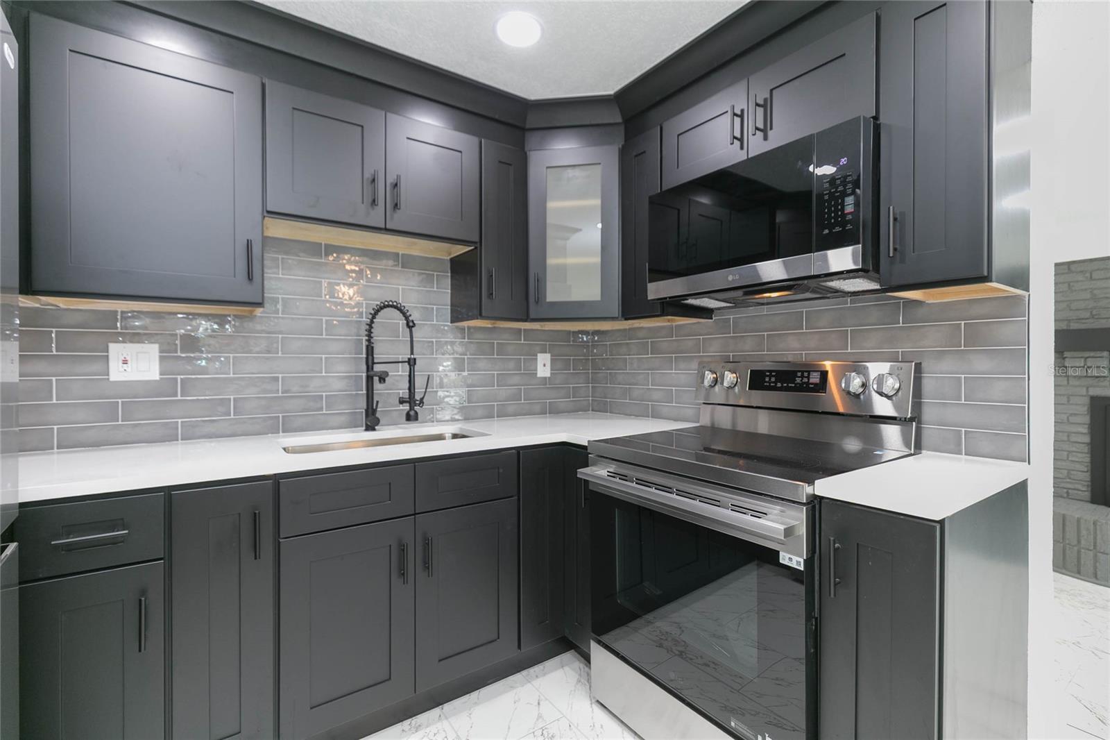 8723 N RIVER FOREST CIR — photo 10