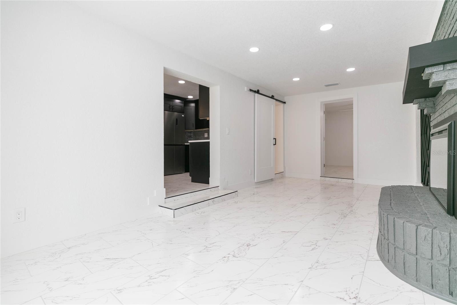 8723 N RIVER FOREST CIR — photo 12