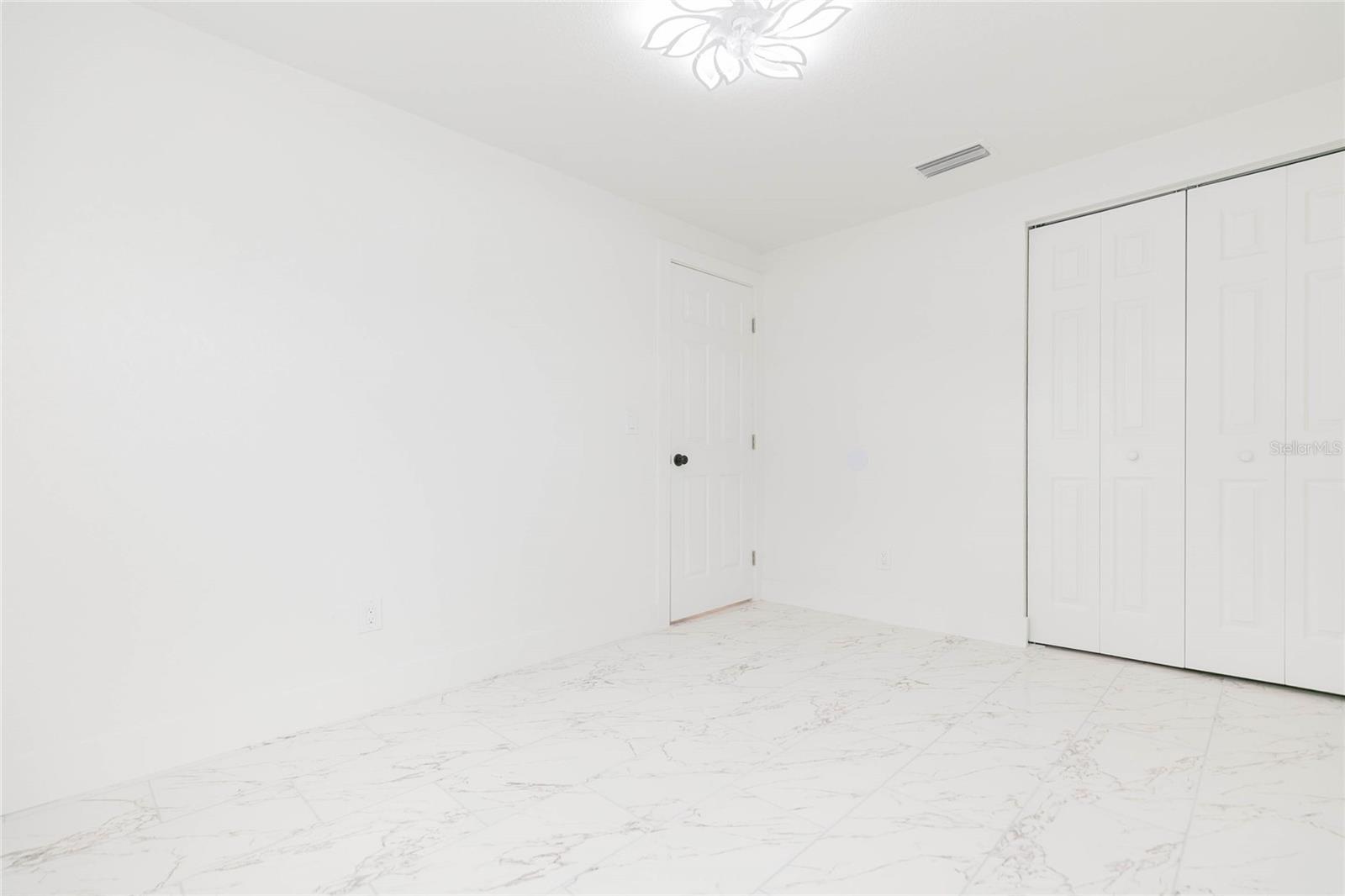8723 N RIVER FOREST CIR — photo 19