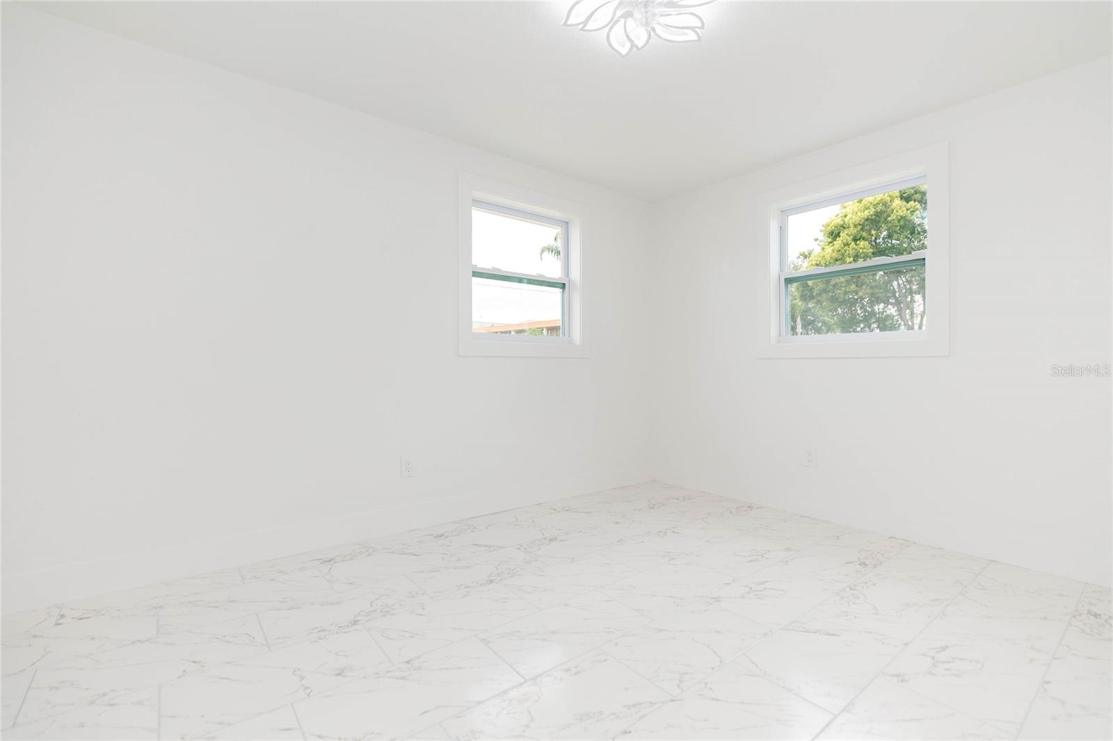 8723 N RIVER FOREST CIR — photo 18