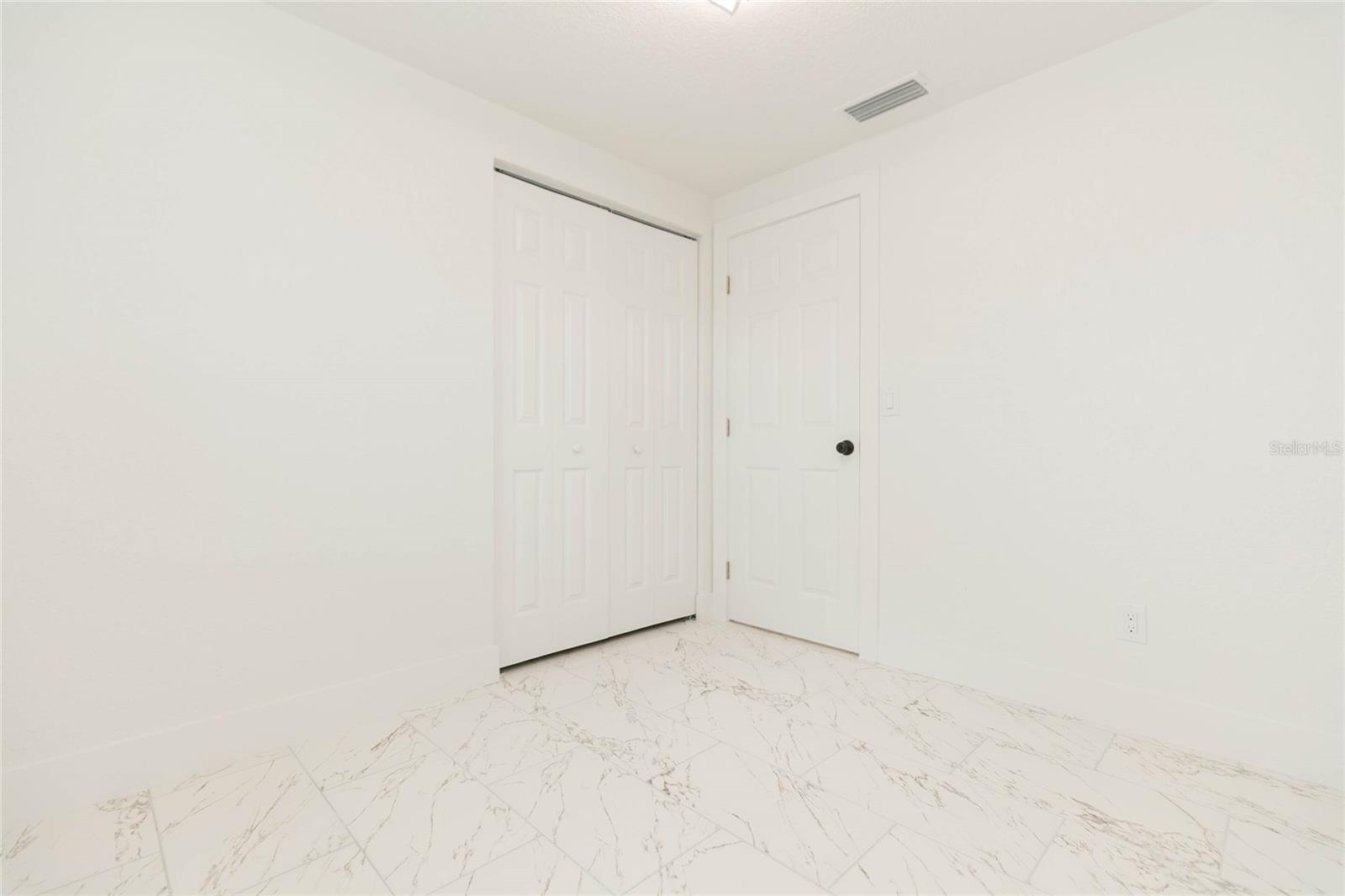 8723 N RIVER FOREST CIR — photo 17