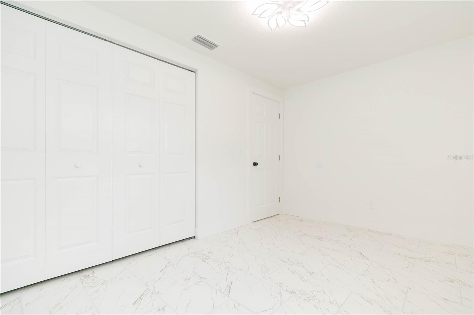 8723 N RIVER FOREST CIR — photo 21