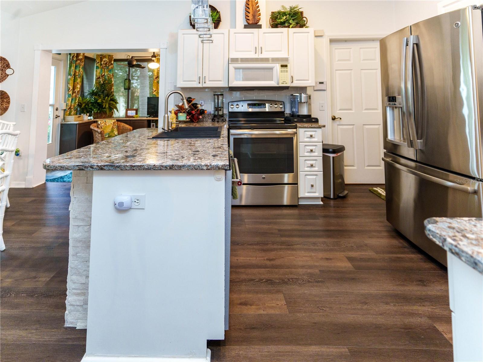 9234 SANTA MONICA WAY — photo 22