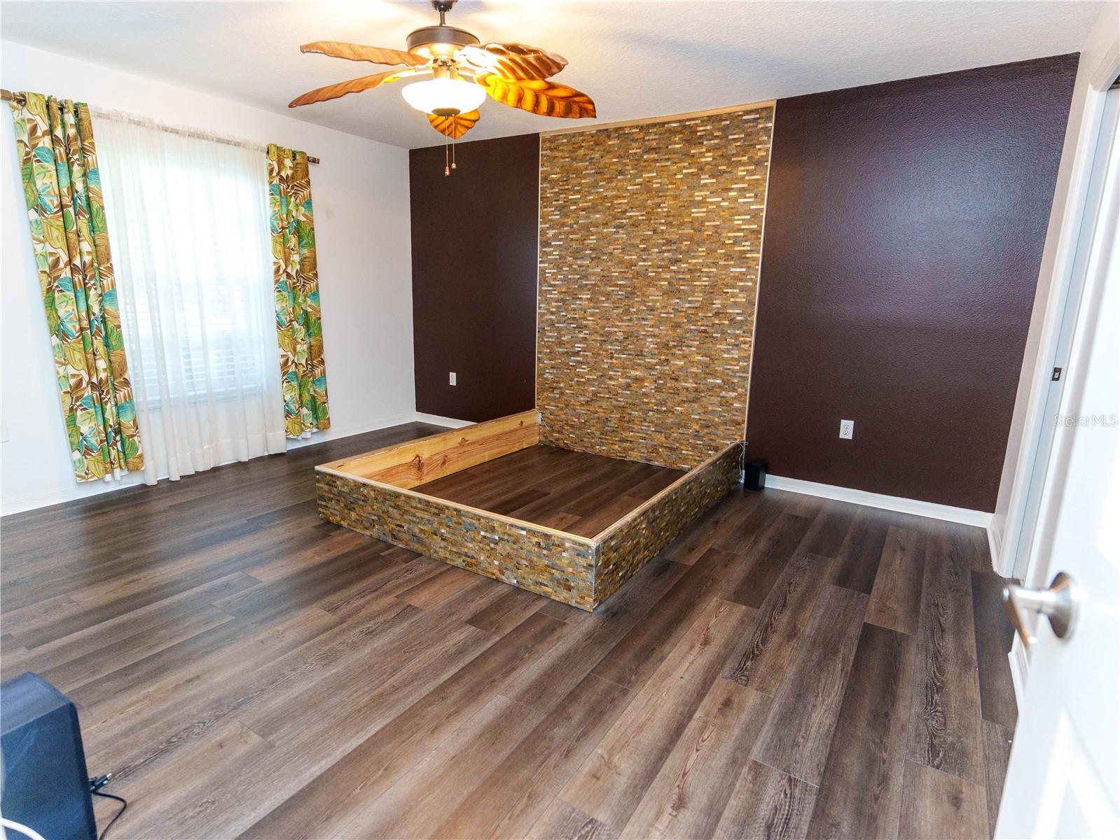 9234 SANTA MONICA WAY — photo 11