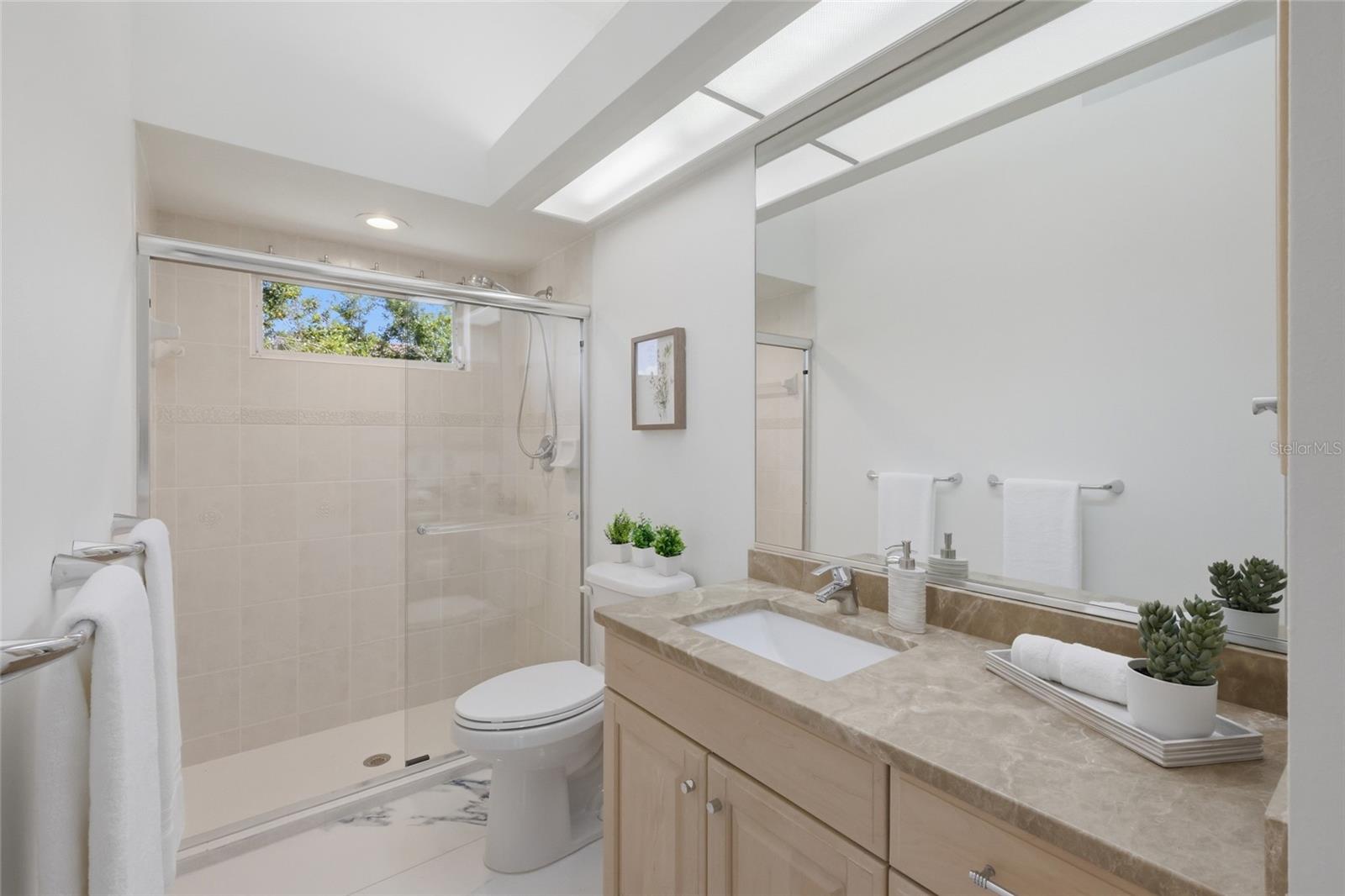 7920 ROYAL QUEENSLAND WAY — photo 33