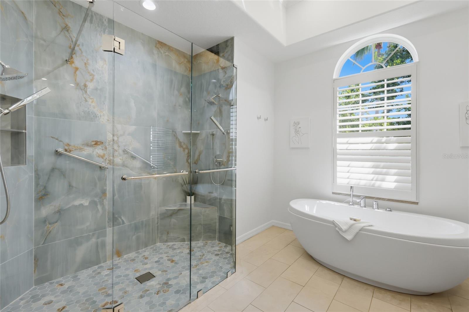 7920 ROYAL QUEENSLAND WAY — photo 28