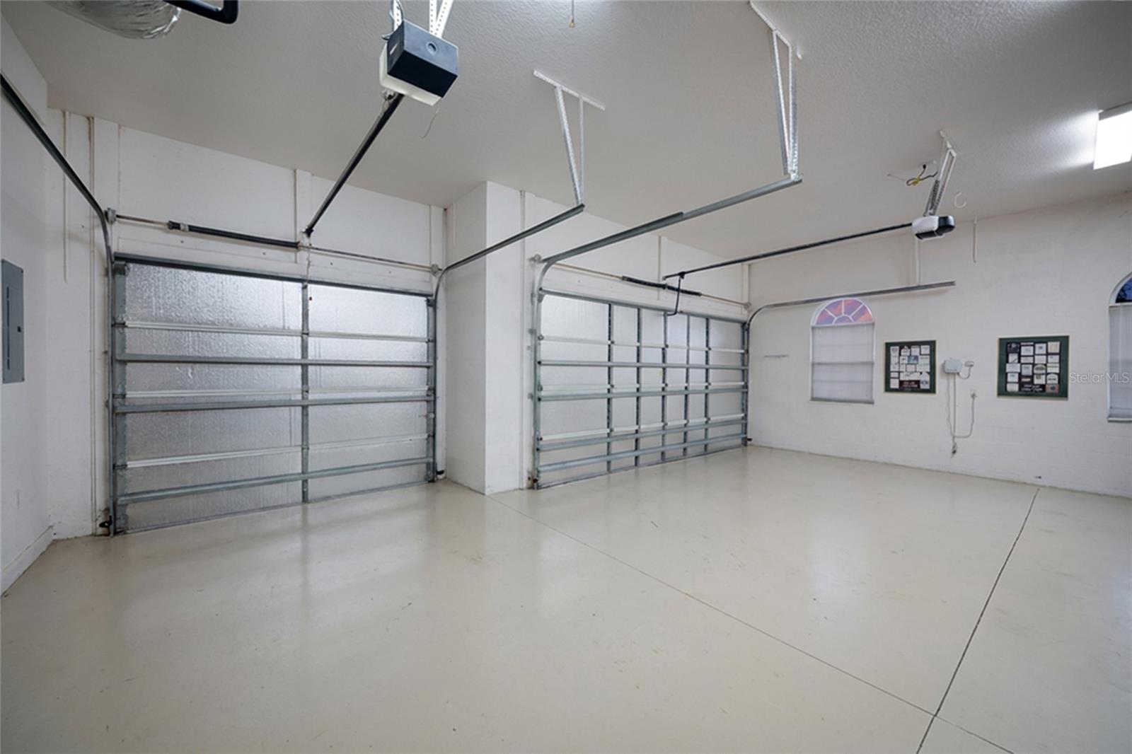 7920 ROYAL QUEENSLAND WAY — photo 43