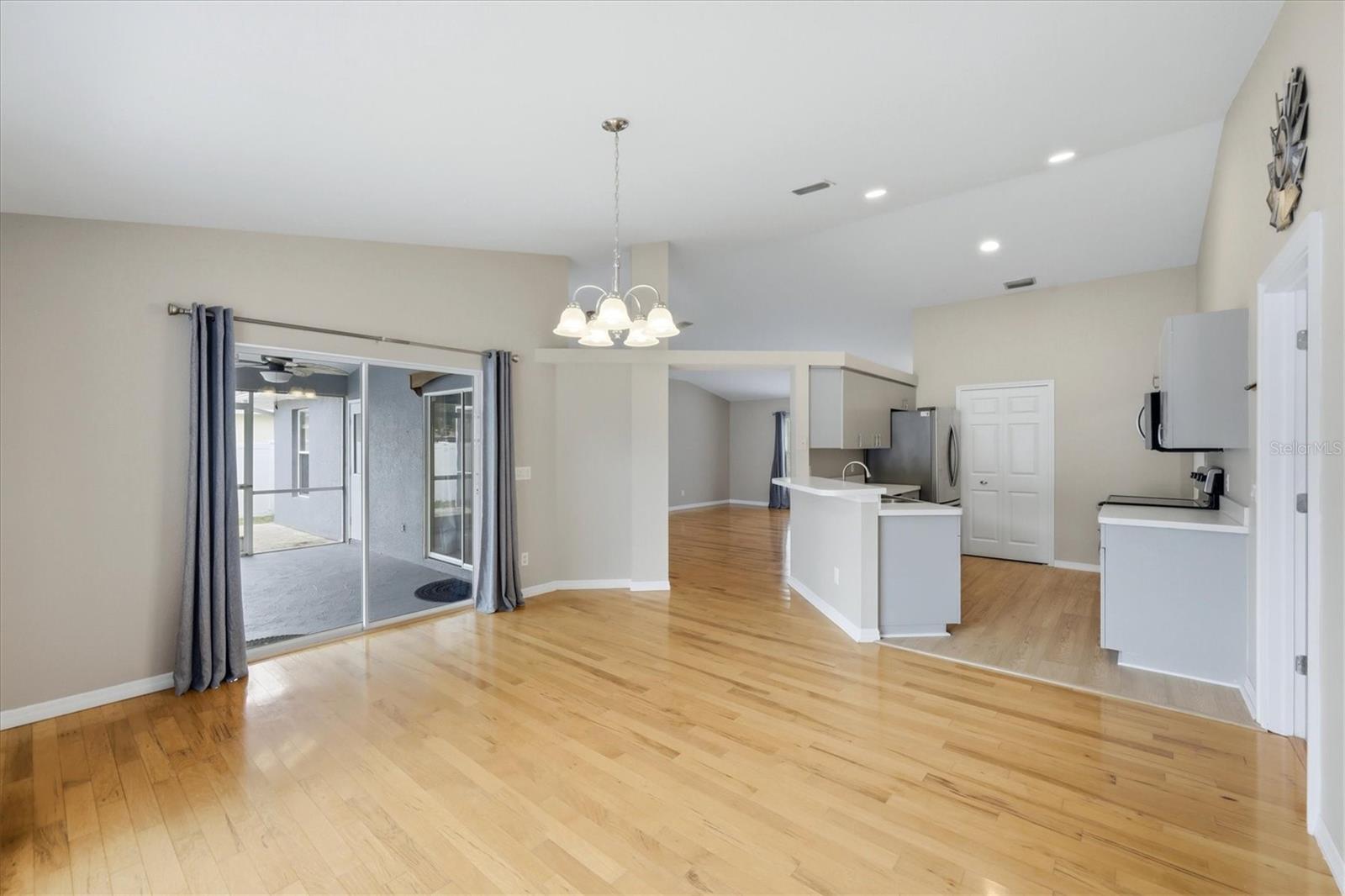 3575 LUBEC AVE — photo 8