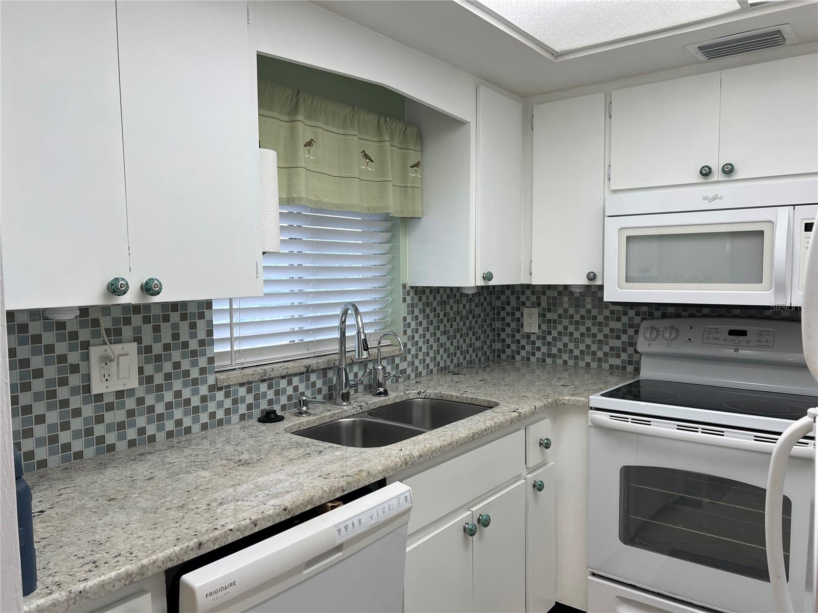 3751 S SCHOOL AVE #29 — photo 2