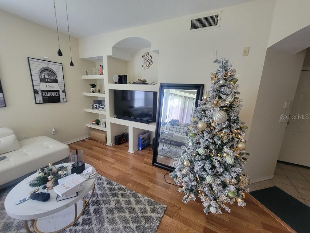 8413 LUCUYA WAY #306 — photo 4