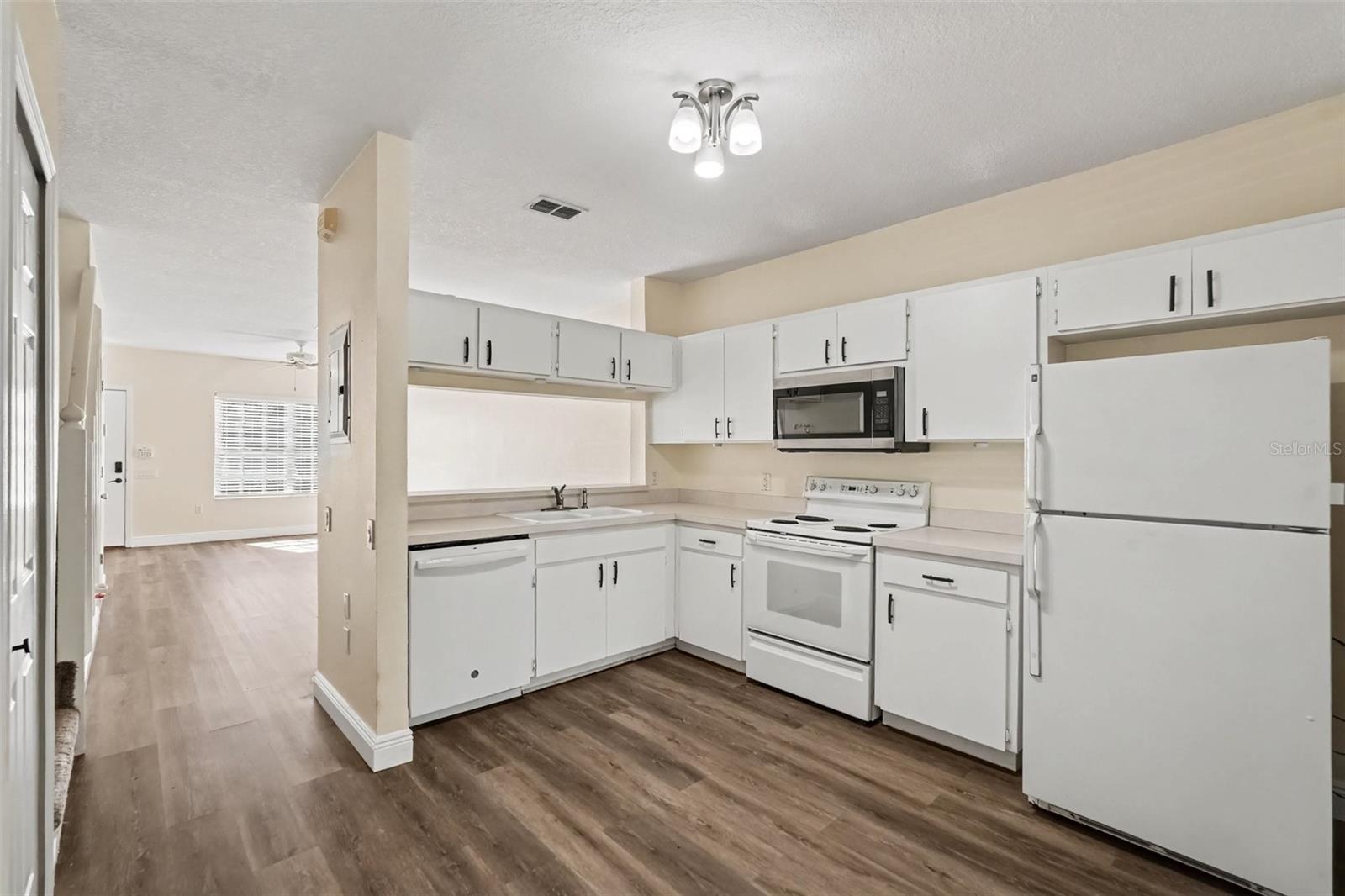 12369 BERKELEY SQUARE DR — photo 7