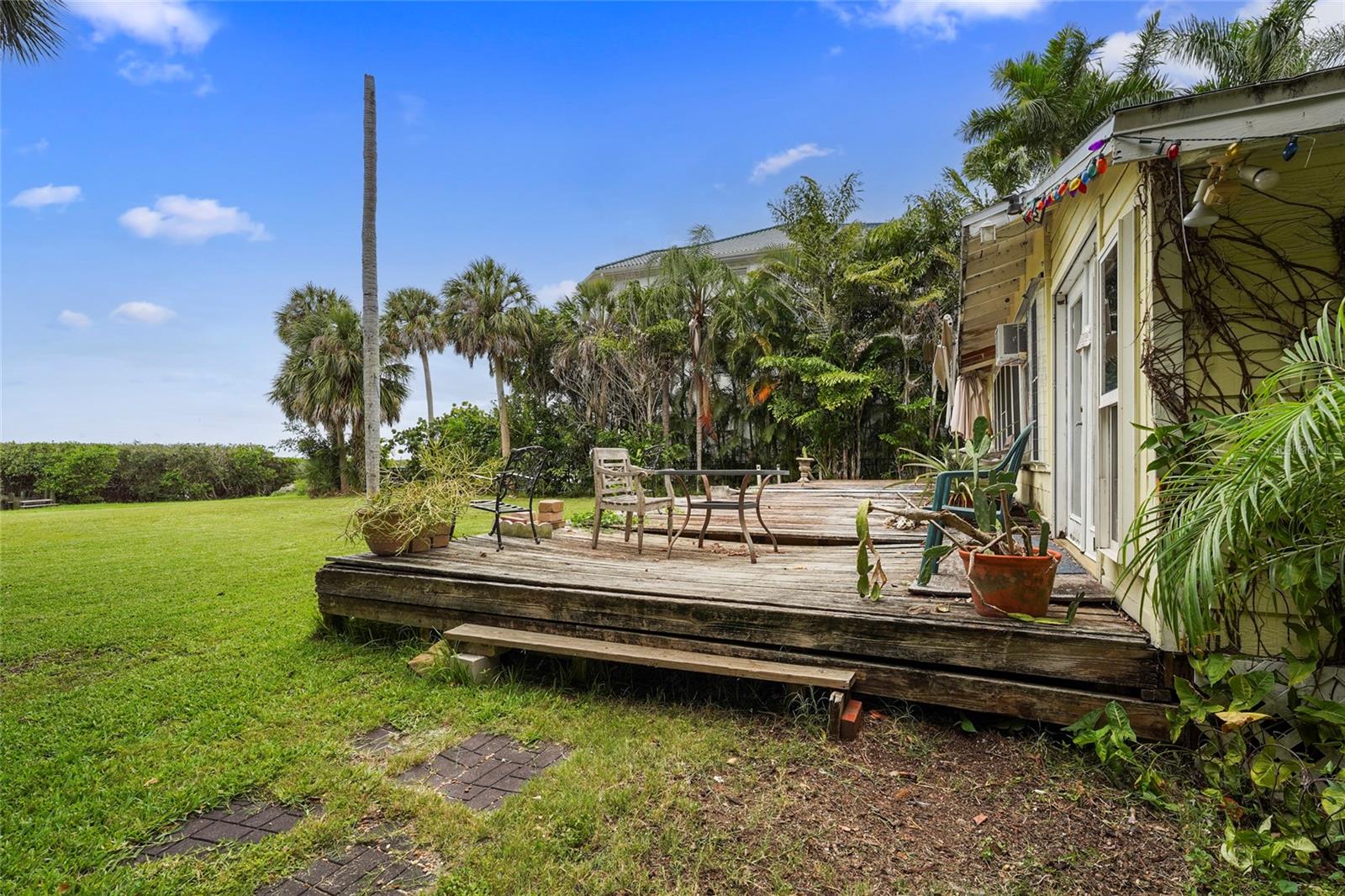 7538 WESTMORELAND DR — photo 10