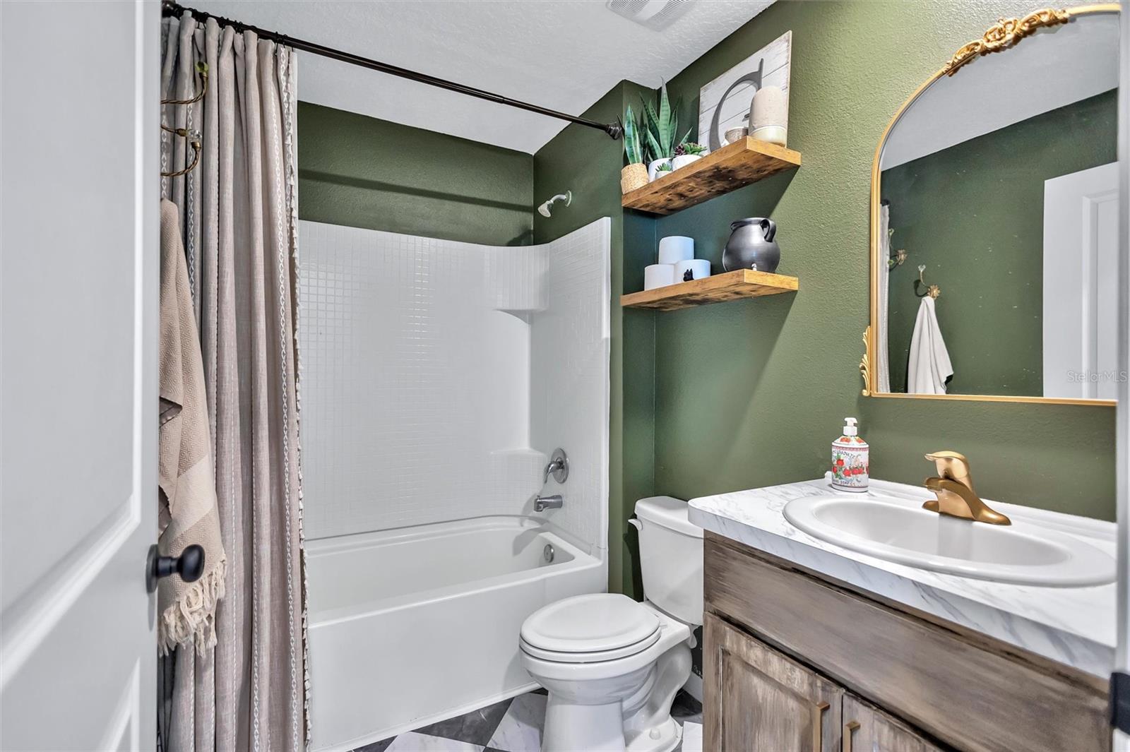 13878 WINEBERRY DR — photo 23