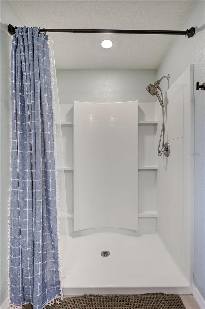 13878 WINEBERRY DR — photo 32