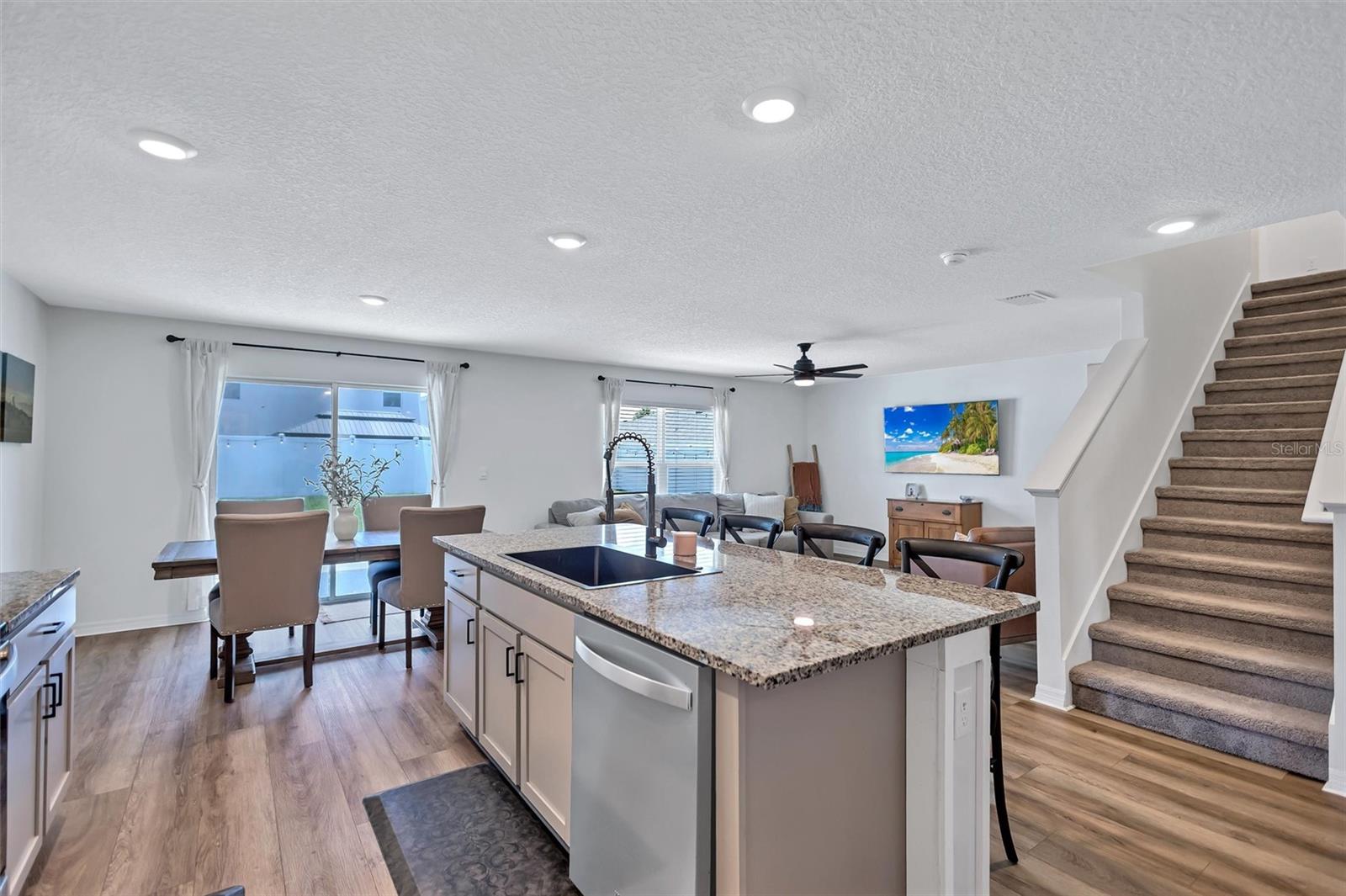 13878 WINEBERRY DR — photo 17