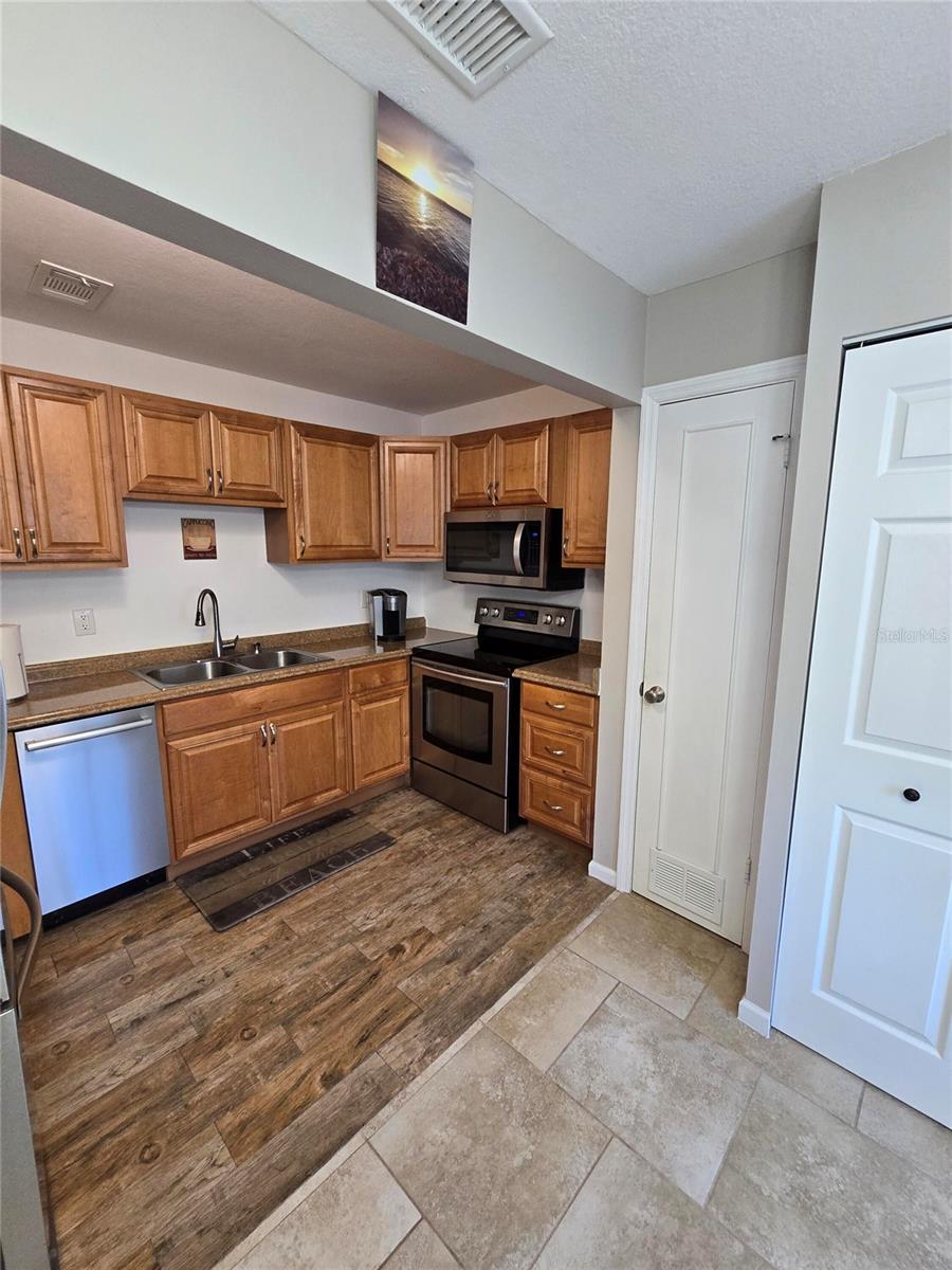 5231 BEACH DR SE #A — photo 8