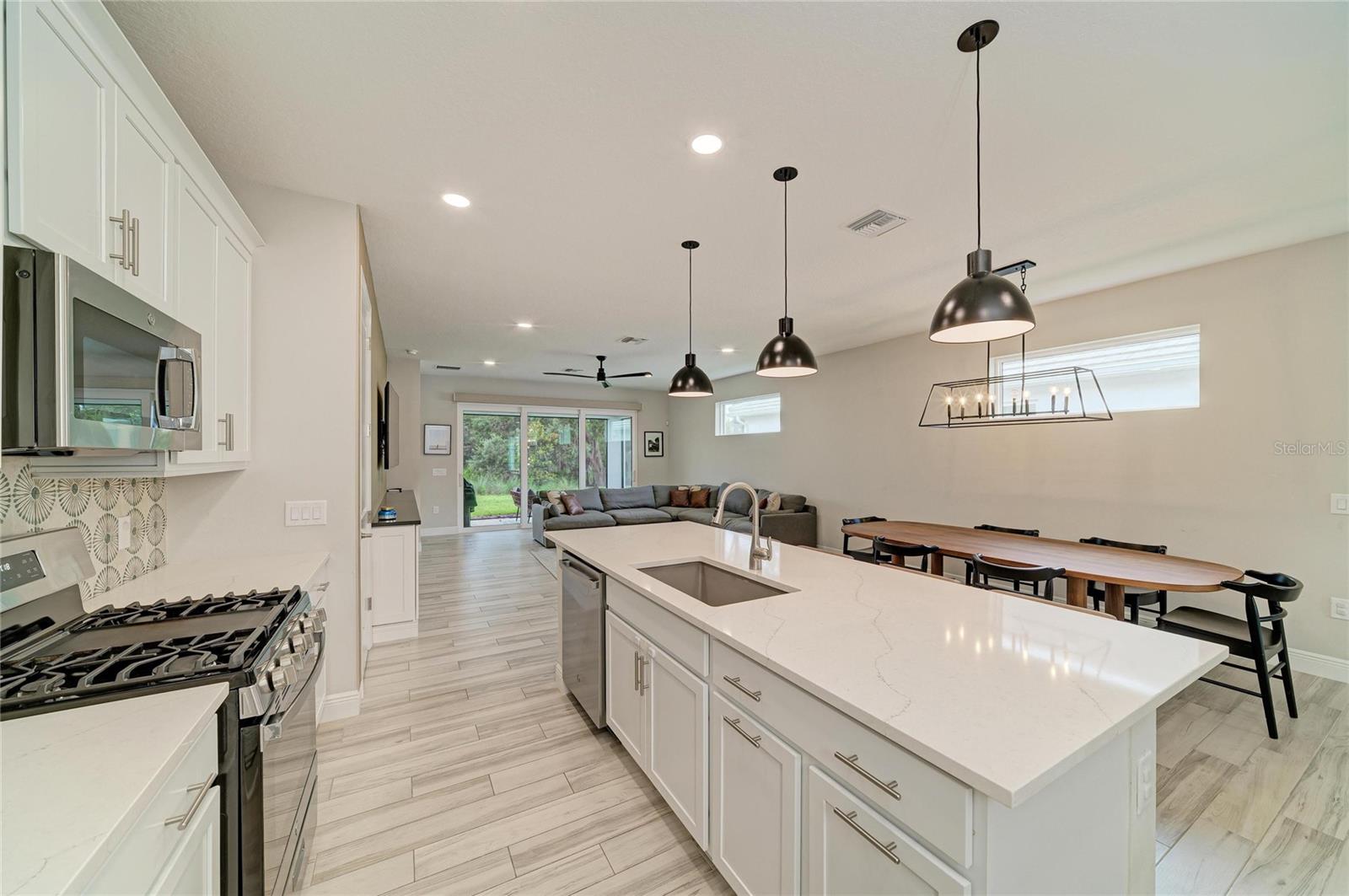 1079 WATERLINE CT — photo 2