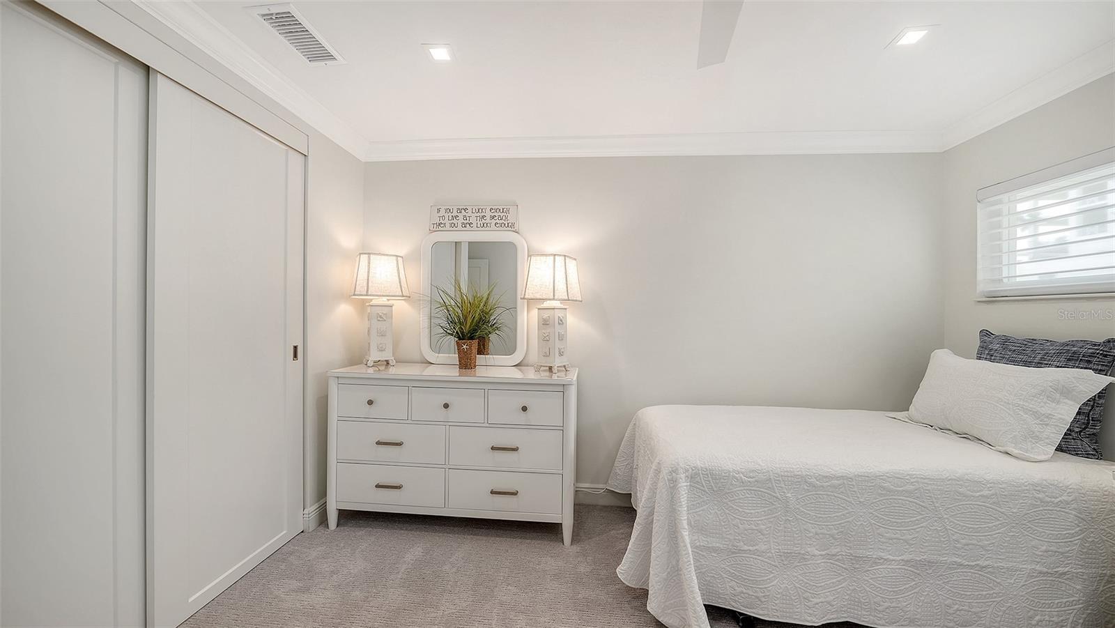 1900 BENJAMIN FRANKLIN DR #V11 — photo 27