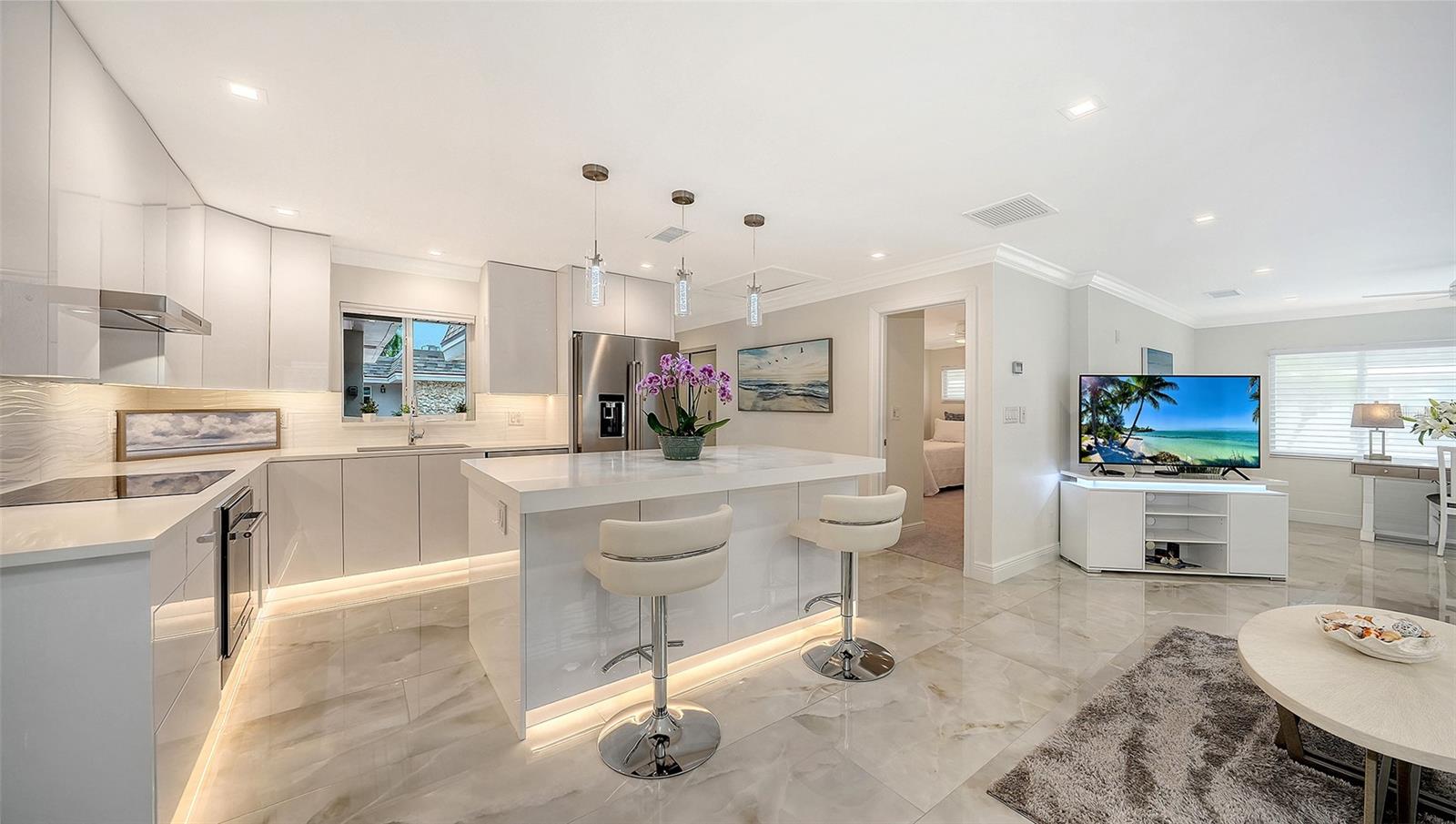 1900 BENJAMIN FRANKLIN DR #V11 — photo 2