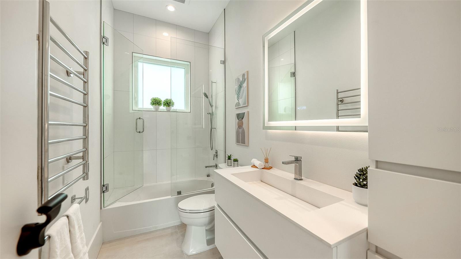 2138 HAWTHORNE ST — photo 24