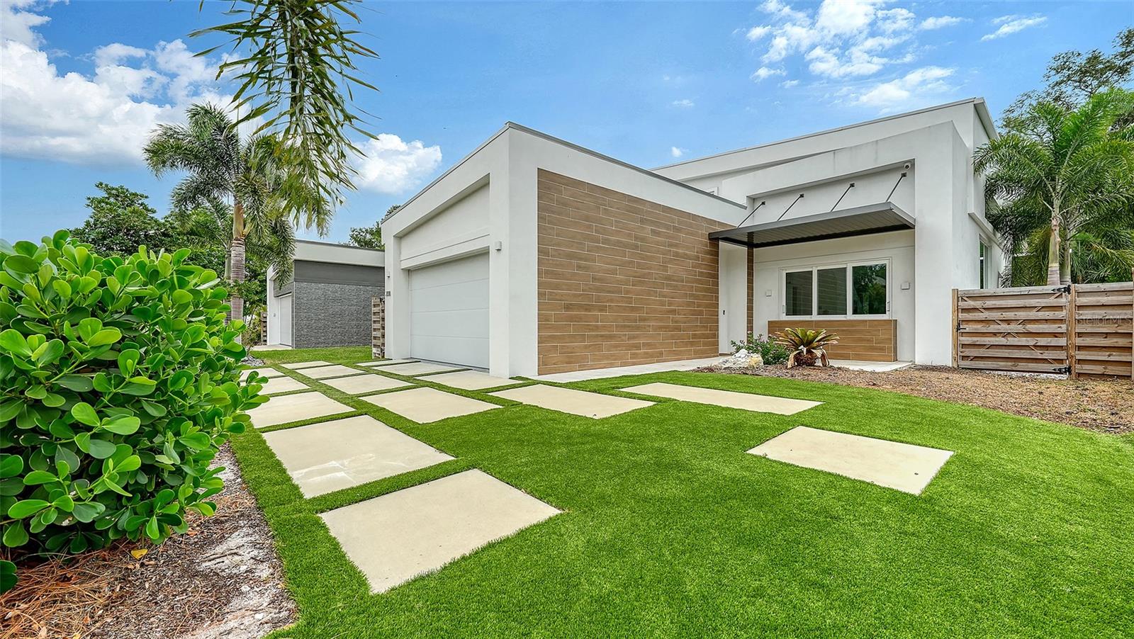 2138 HAWTHORNE ST — photo 4