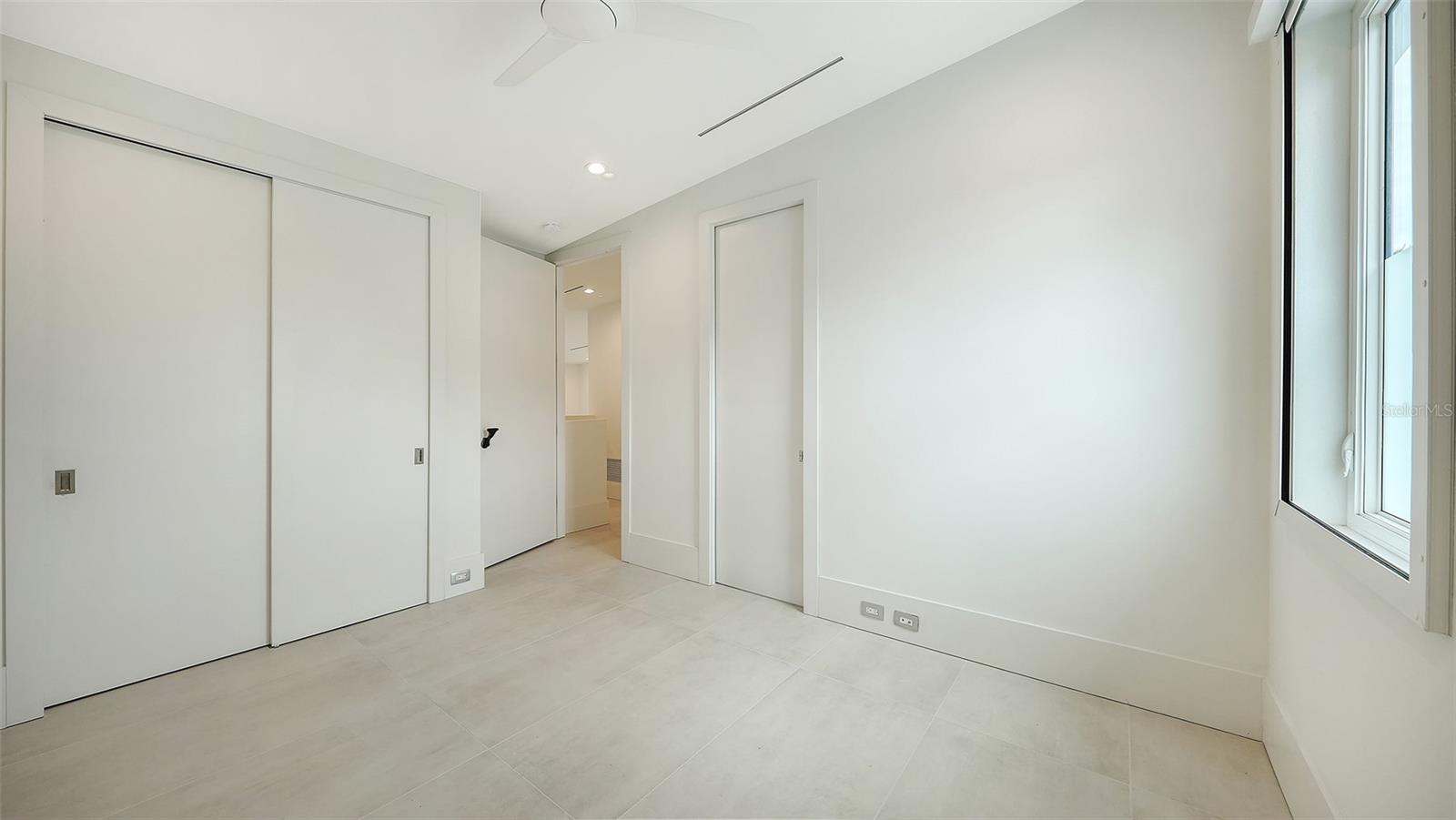2138 HAWTHORNE ST — photo 31