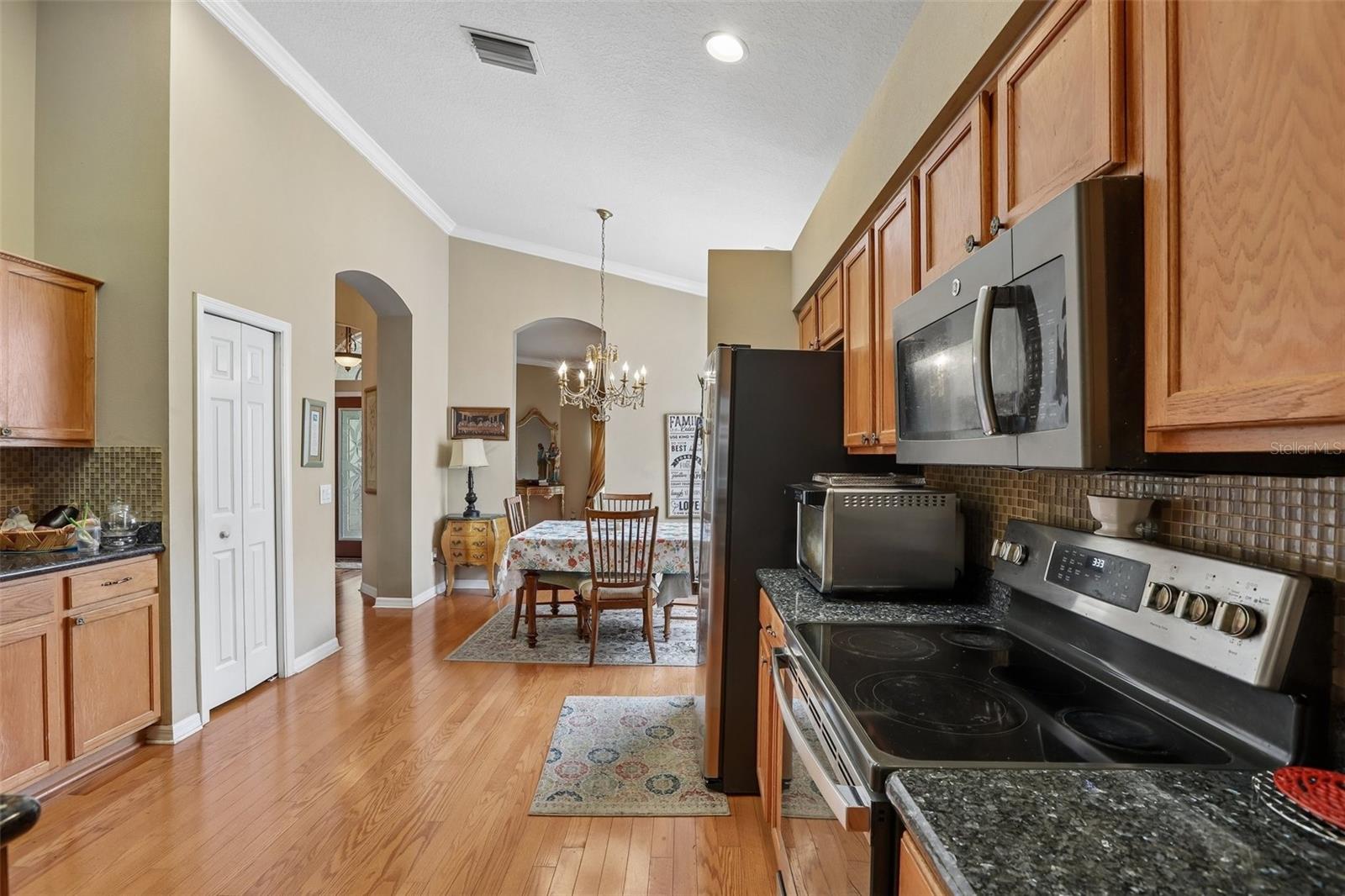 4761 WHISPERING WIND AVE — photo 10