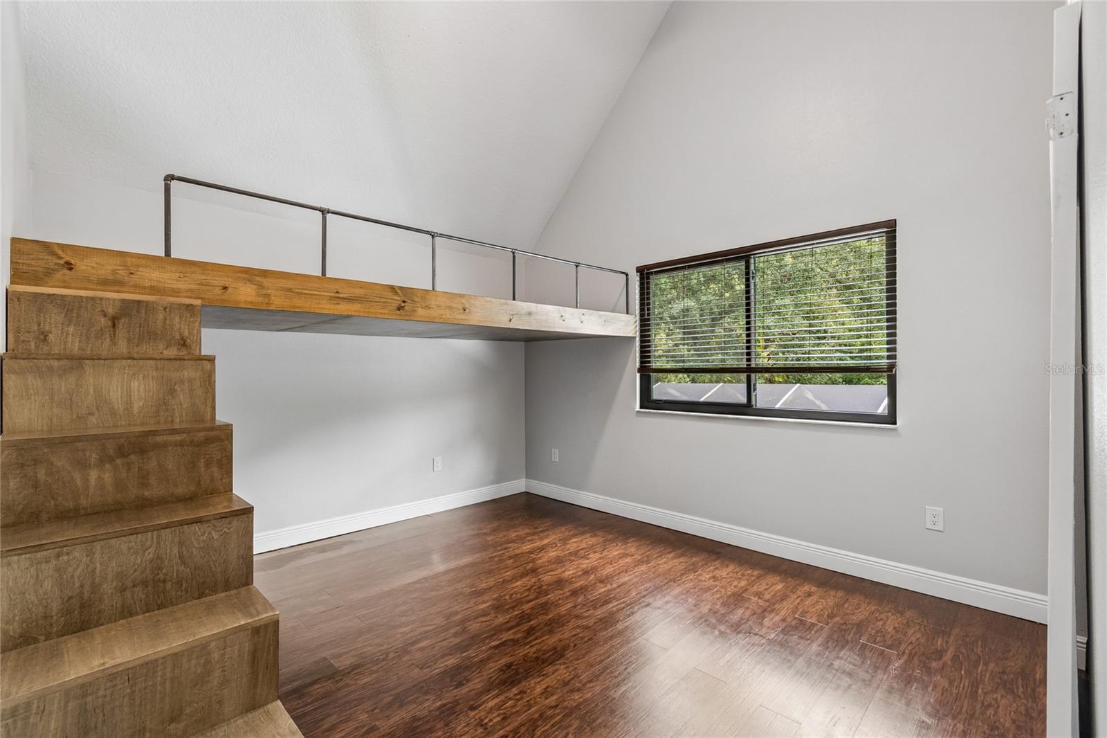 2120 MARQUIS CT — photo 29