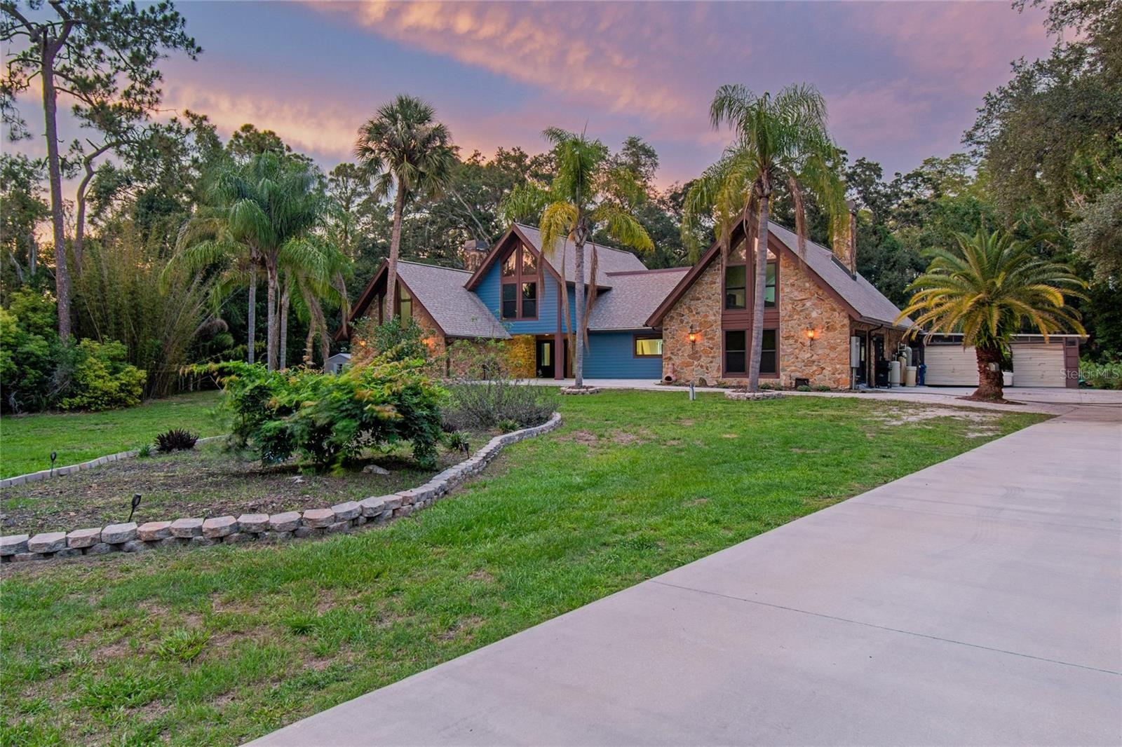 2120 MARQUIS CT — photo 3