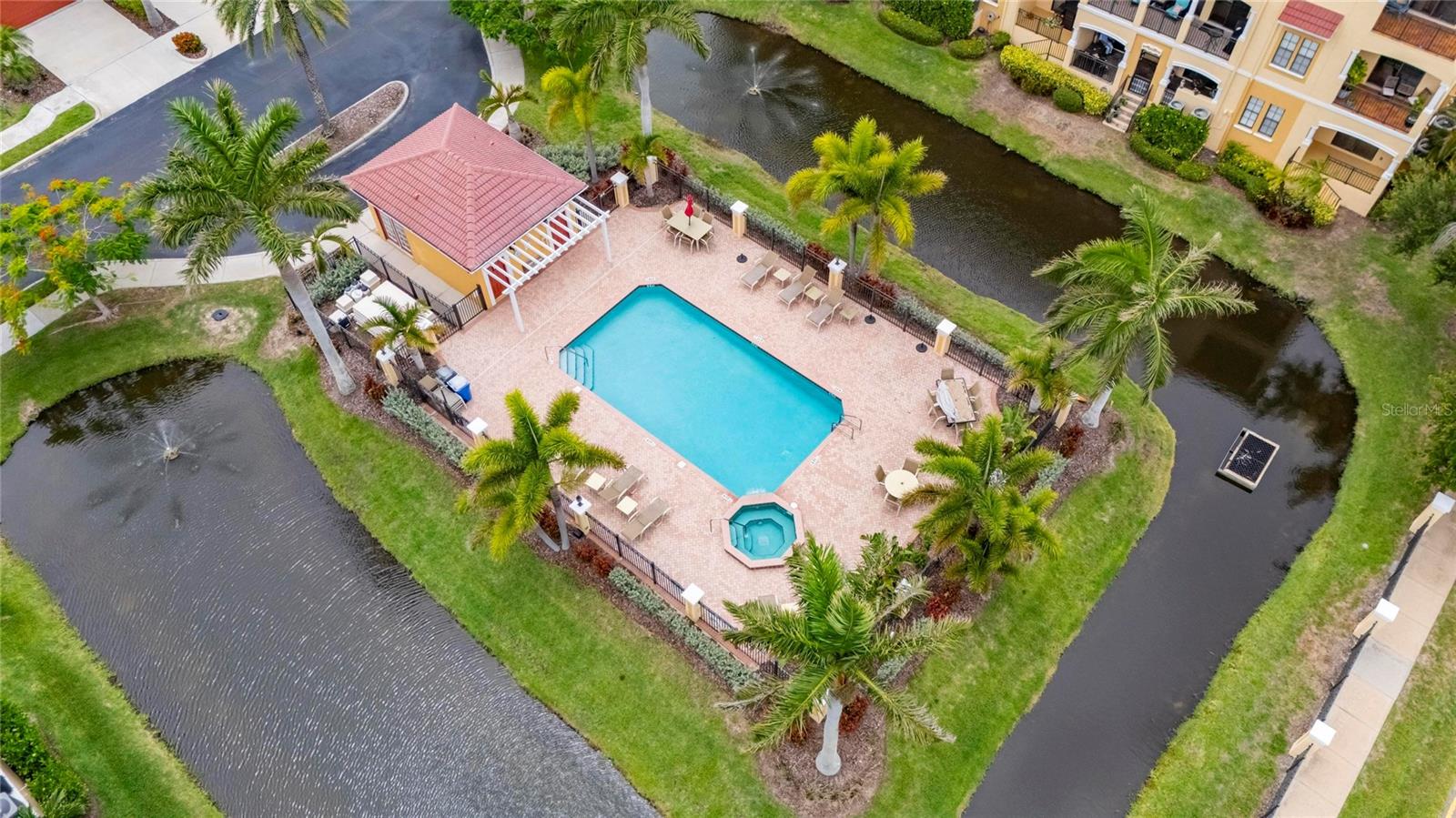 6408 MAYRA SHORES LN — photo 94