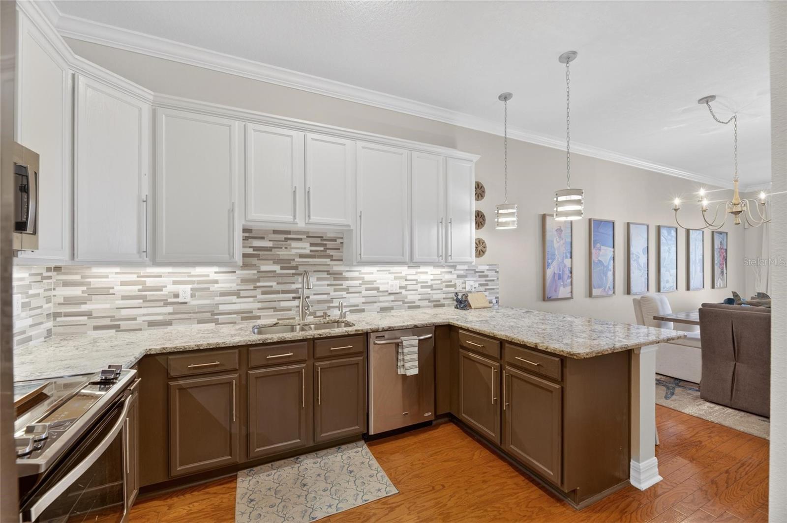 6408 MAYRA SHORES LN — photo 36