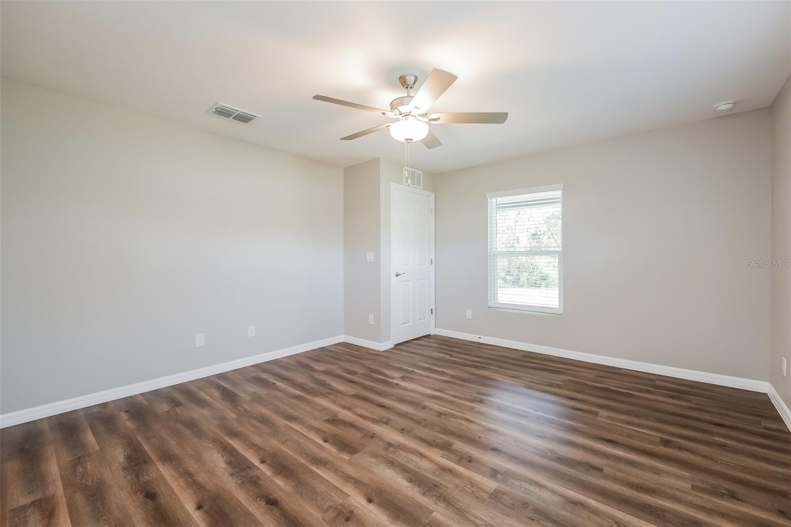 4458 WINDSONG AVE — photo 8