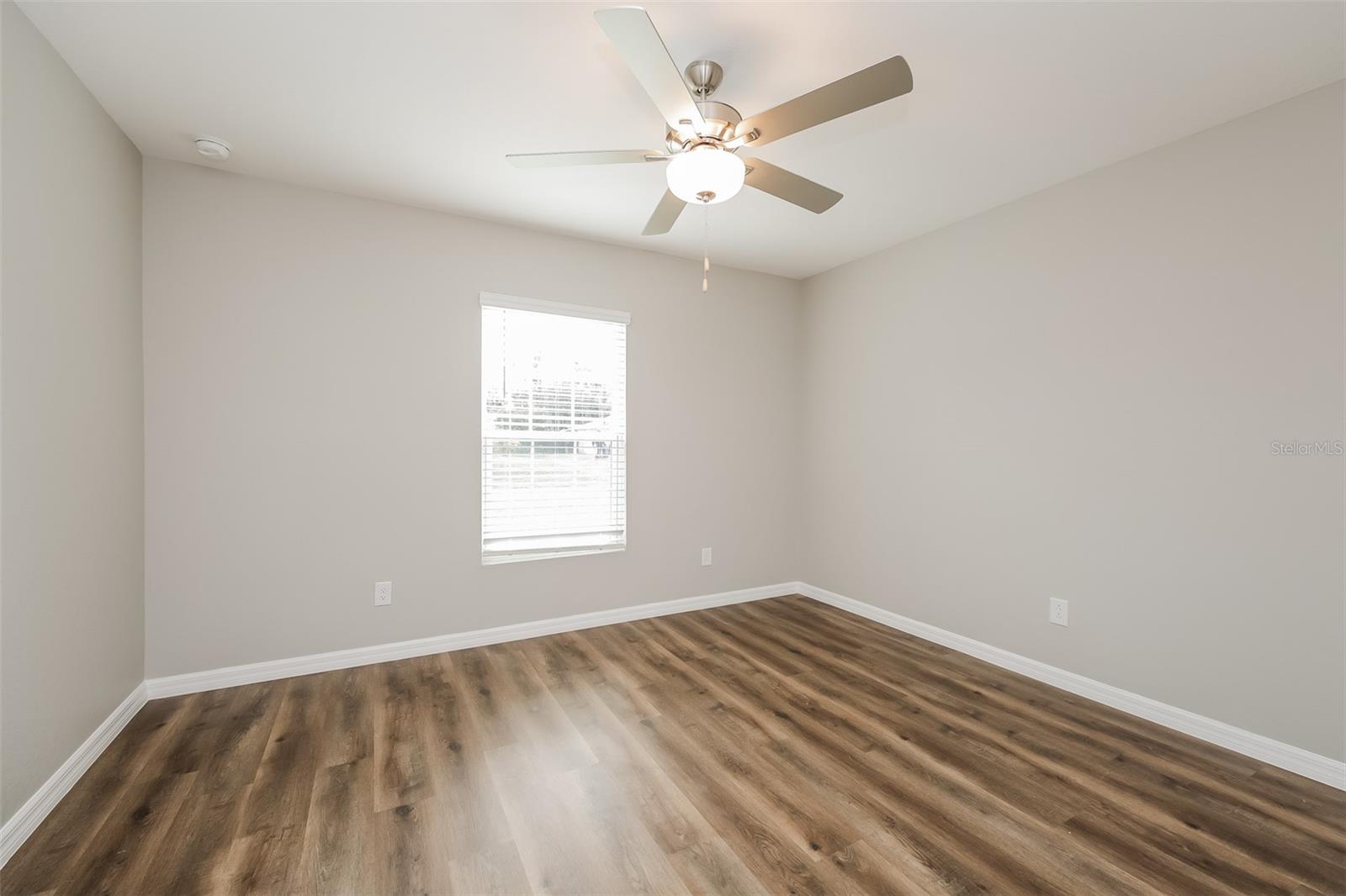 4458 WINDSONG AVE — photo 13