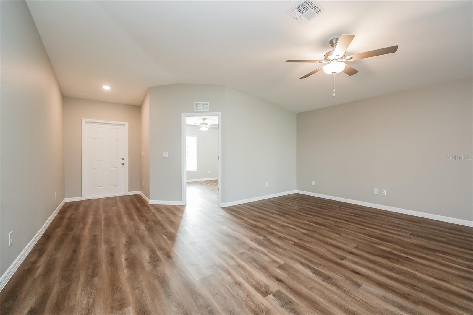 4458 WINDSONG AVE — photo 4