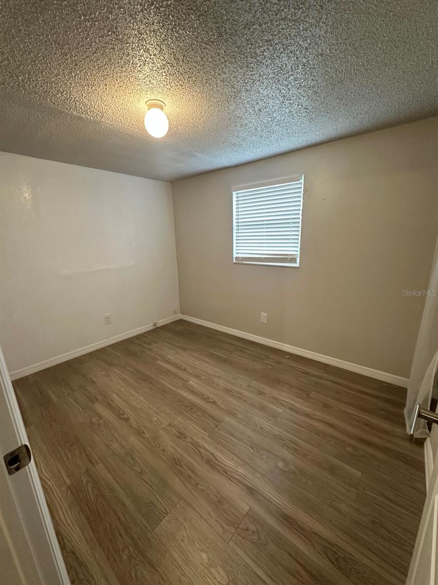 2620 E 33RD AVE — photo 11