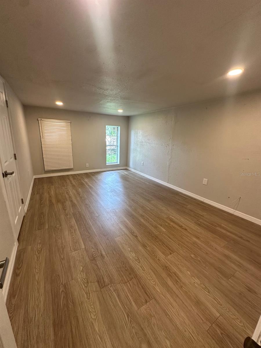 2620 E 33RD AVE — photo 6