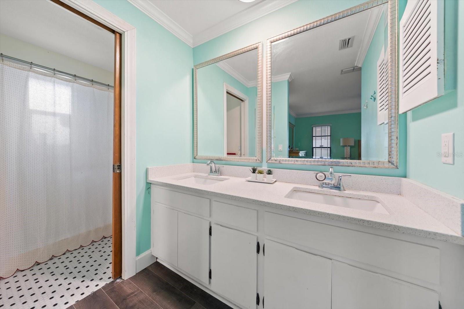 521 MERAVAN DR — photo 15