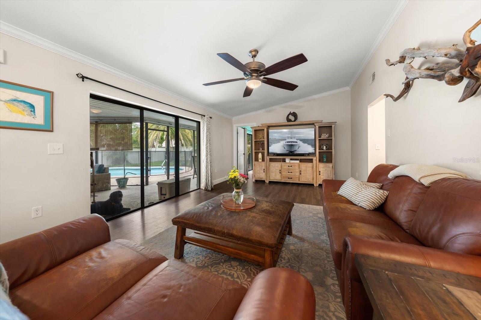 521 MERAVAN DR — photo 21