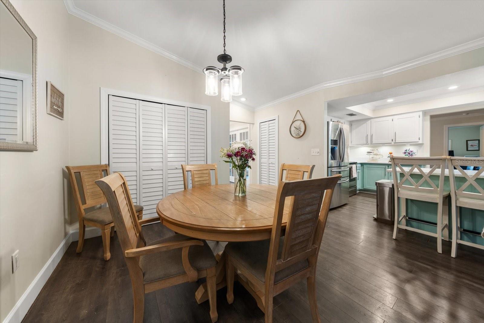 521 MERAVAN DR — photo 19